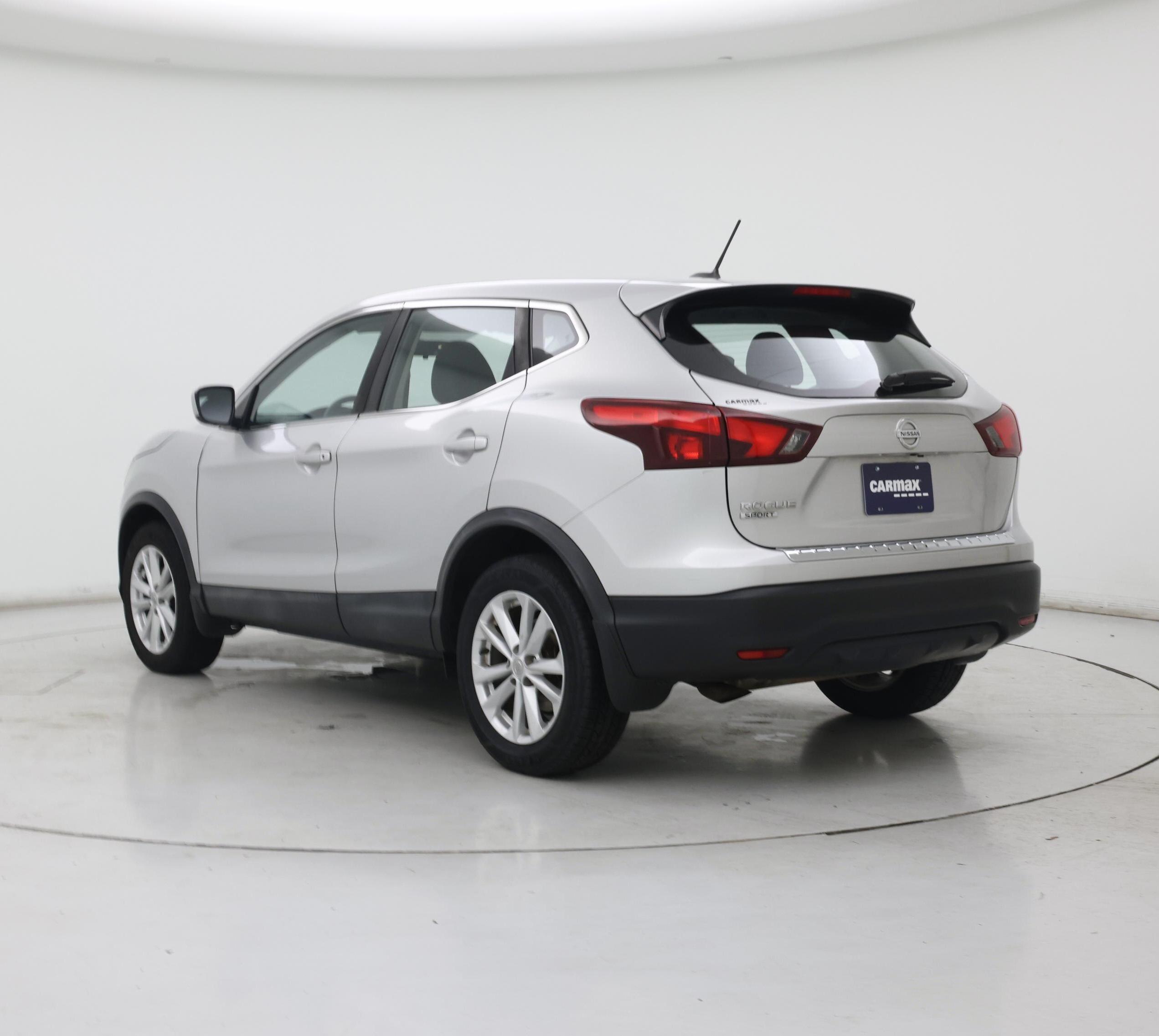 Thumbnail: 2017 Nissan Rogue Sport - 2