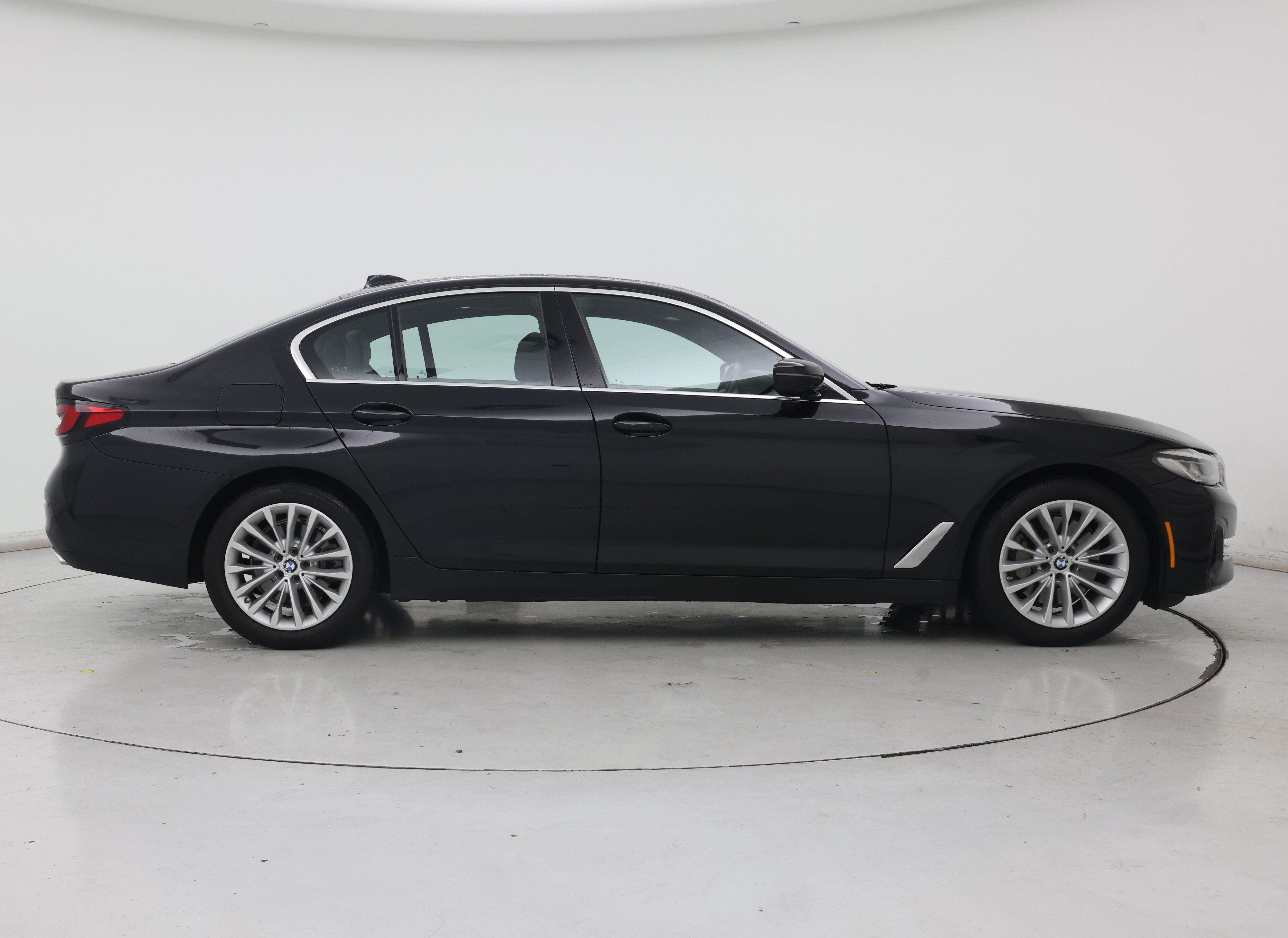 Thumbnail: 2021 BMW 5 Series - 7