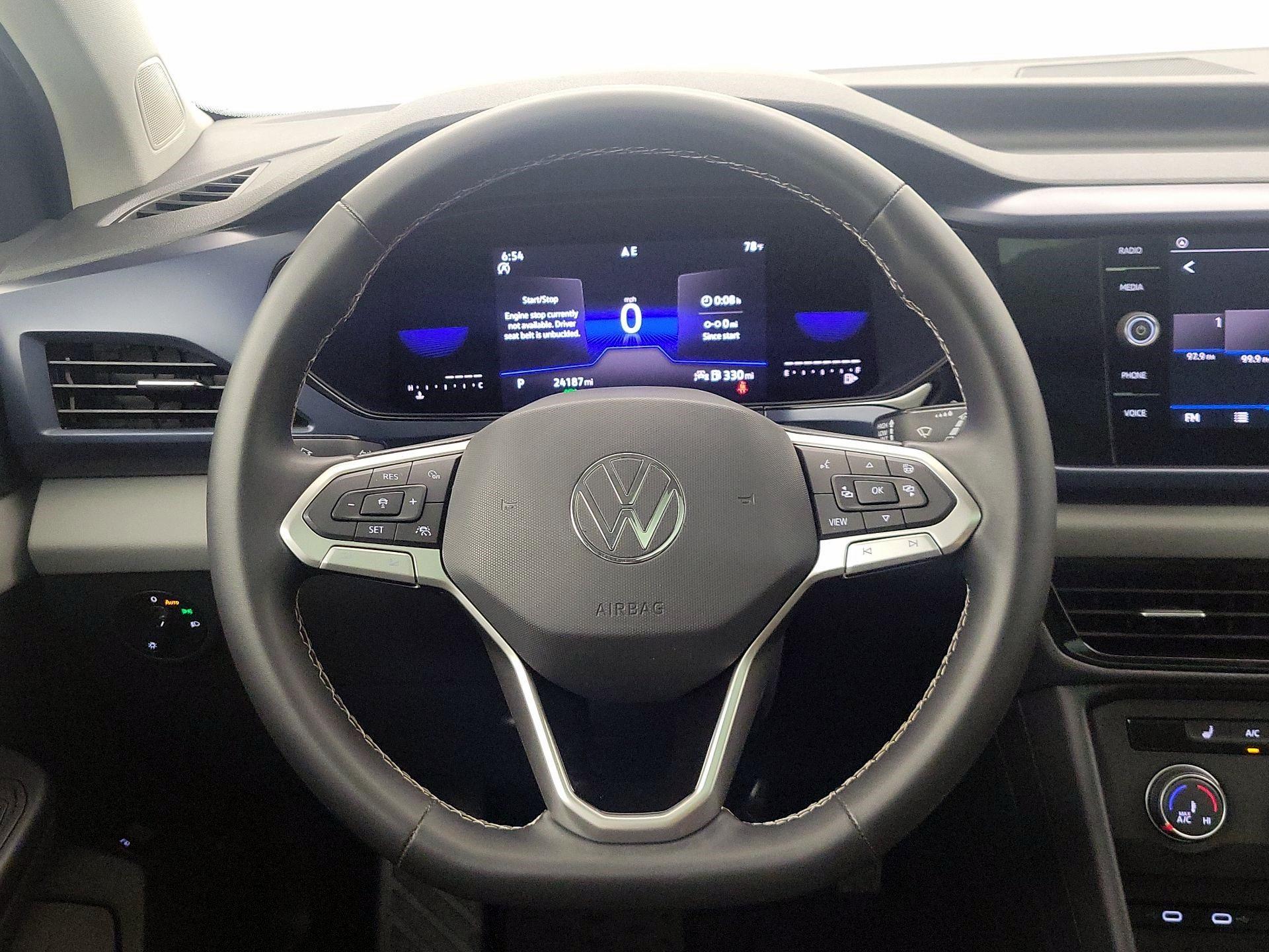 Thumbnail: 2022 Volkswagen Taos - 10
