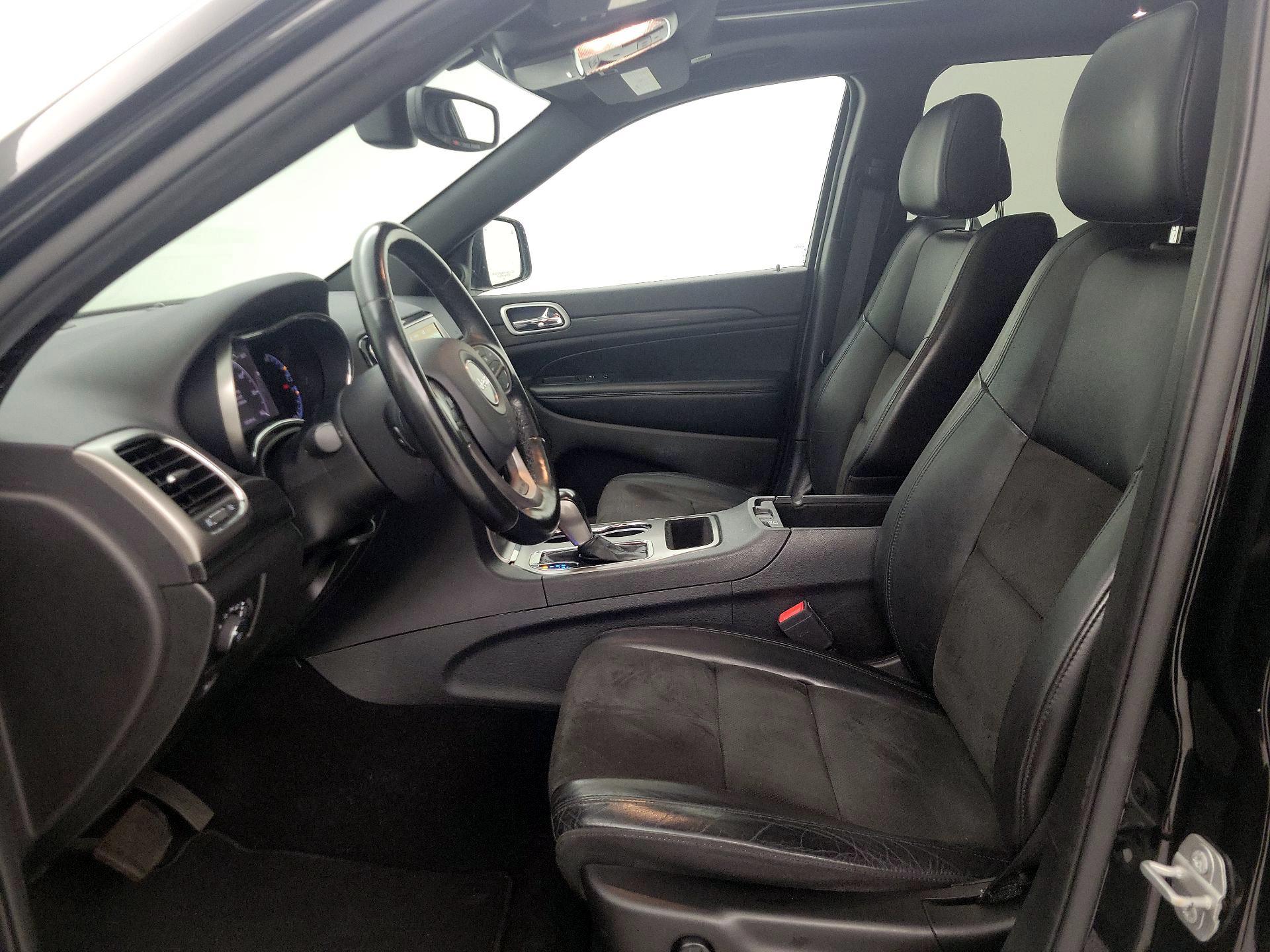 Thumbnail: 2020 Jeep Grand Cherokee - 11