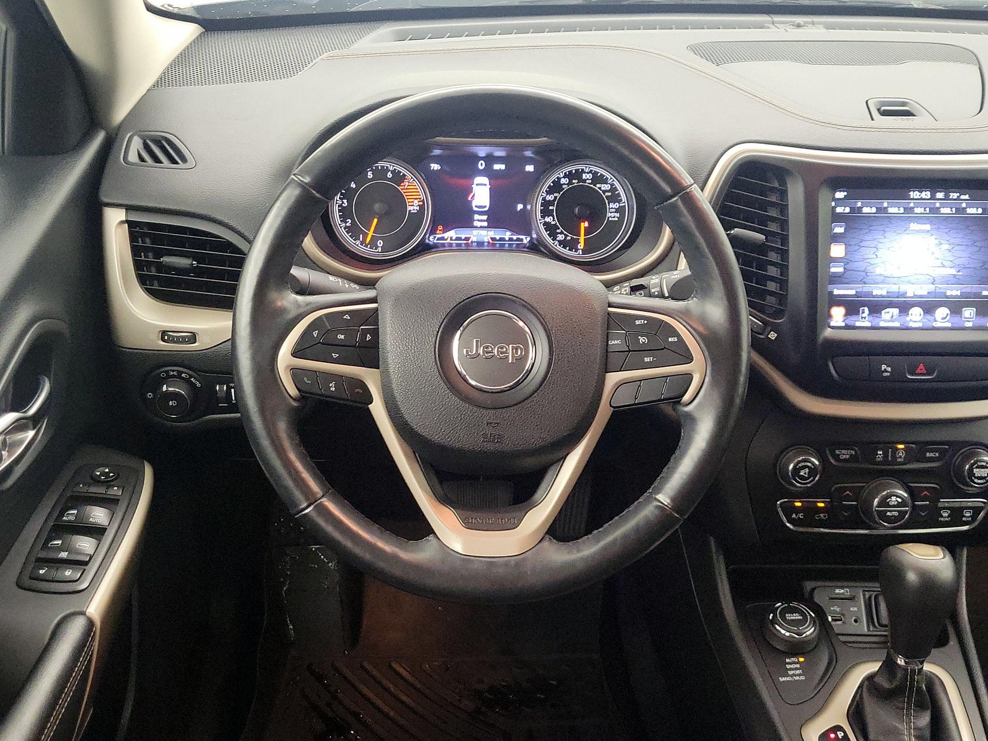 Thumbnail: 2018 Jeep Cherokee - 10