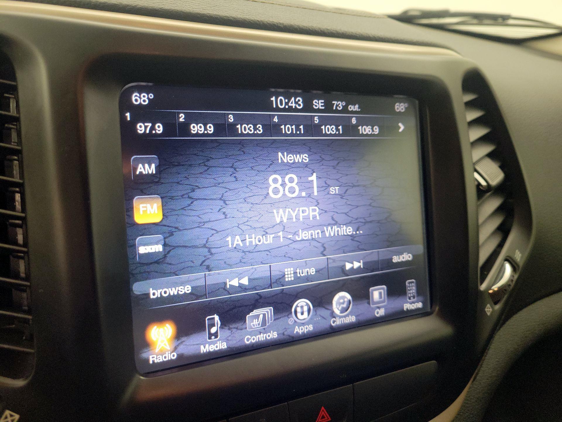 Thumbnail: 2018 Jeep Cherokee - 15