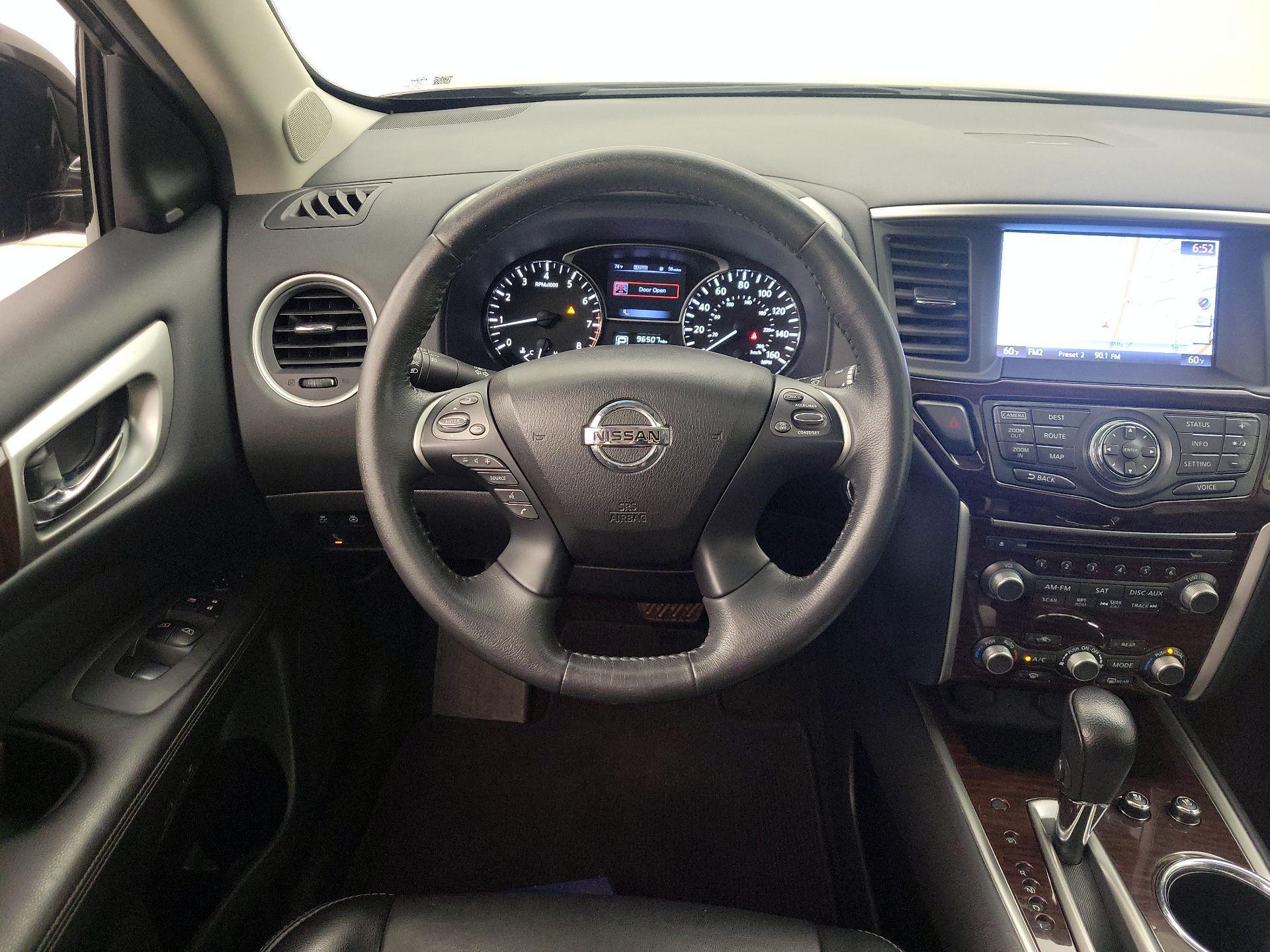 Thumbnail: 2015 Nissan Pathfinder - 10