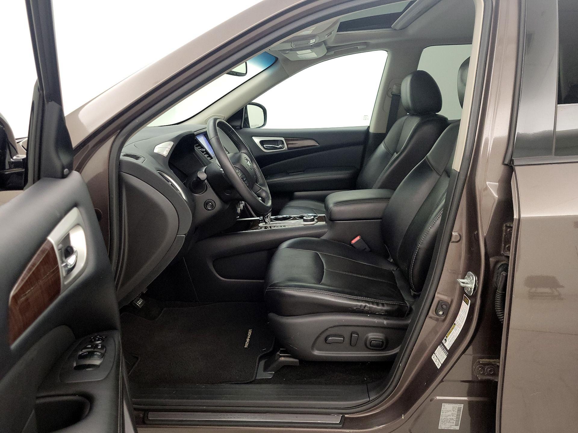 Thumbnail: 2015 Nissan Pathfinder - 11