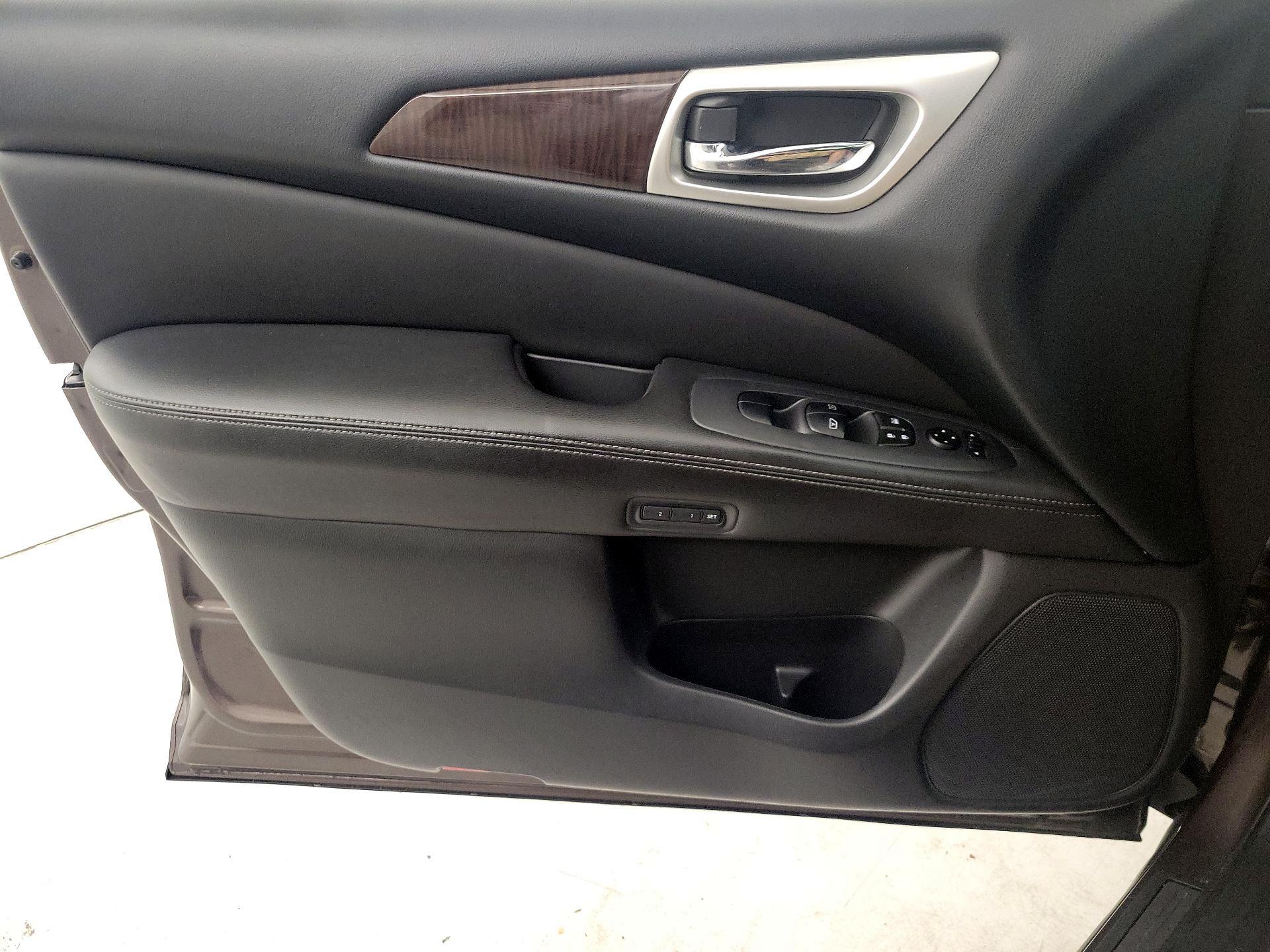 Thumbnail: 2015 Nissan Pathfinder - 12