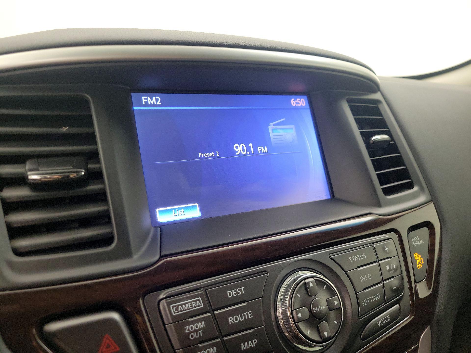 Thumbnail: 2015 Nissan Pathfinder - 16