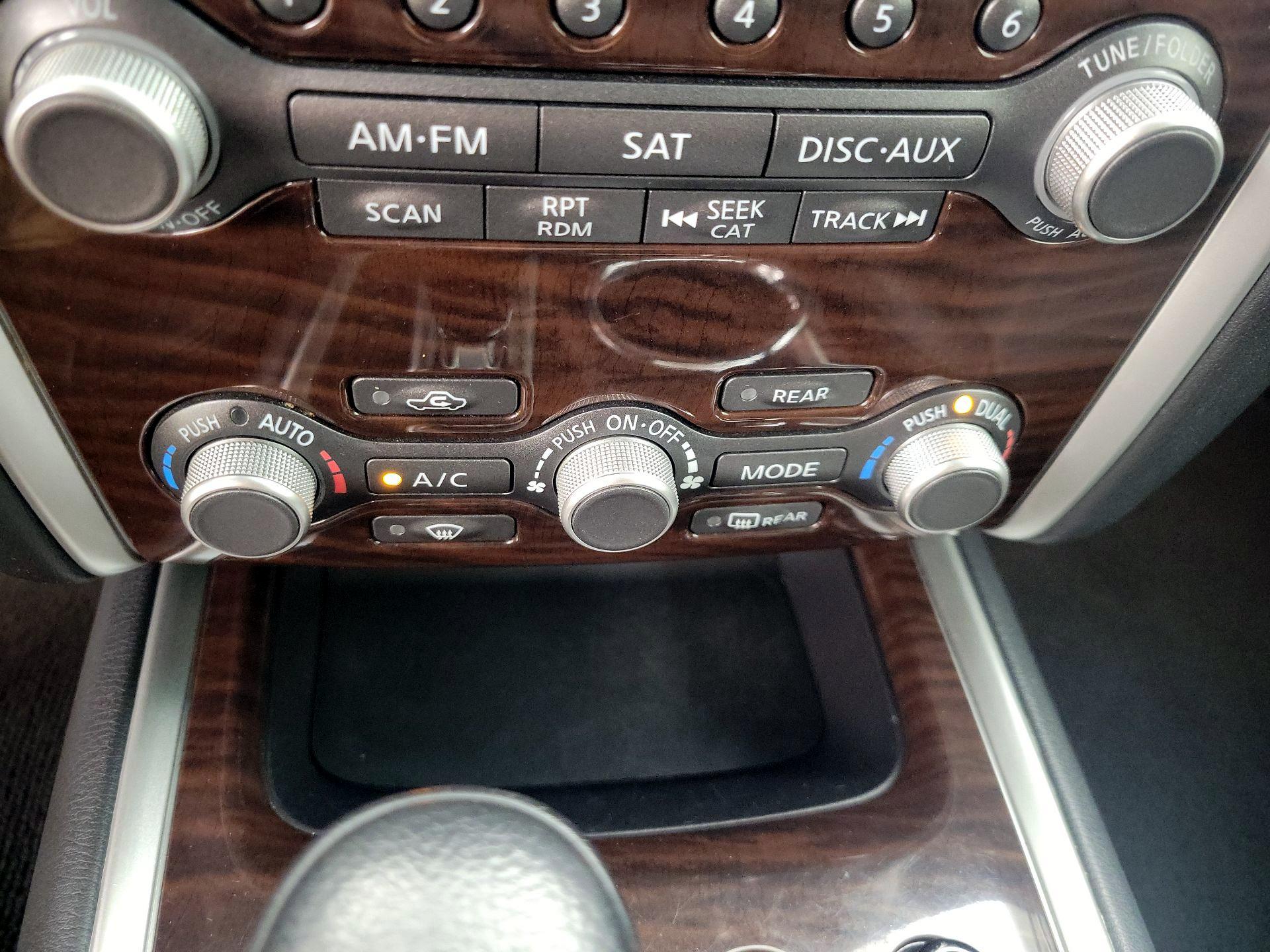 Thumbnail: 2015 Nissan Pathfinder - 17