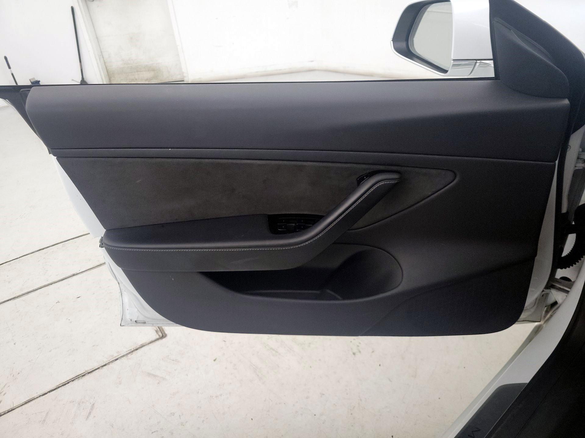 Thumbnail: 2020 Tesla Model 3 - 12
