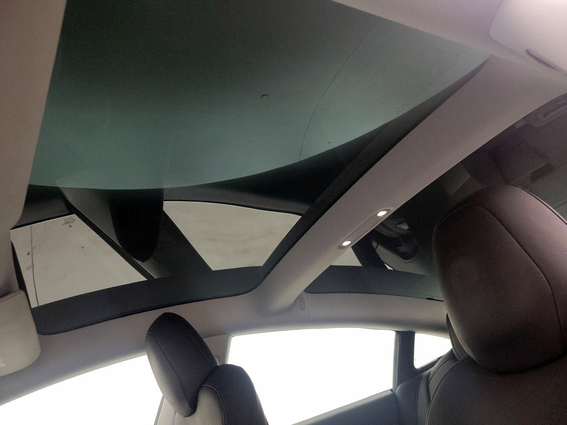 Thumbnail: 2020 Tesla Model 3 - 19
