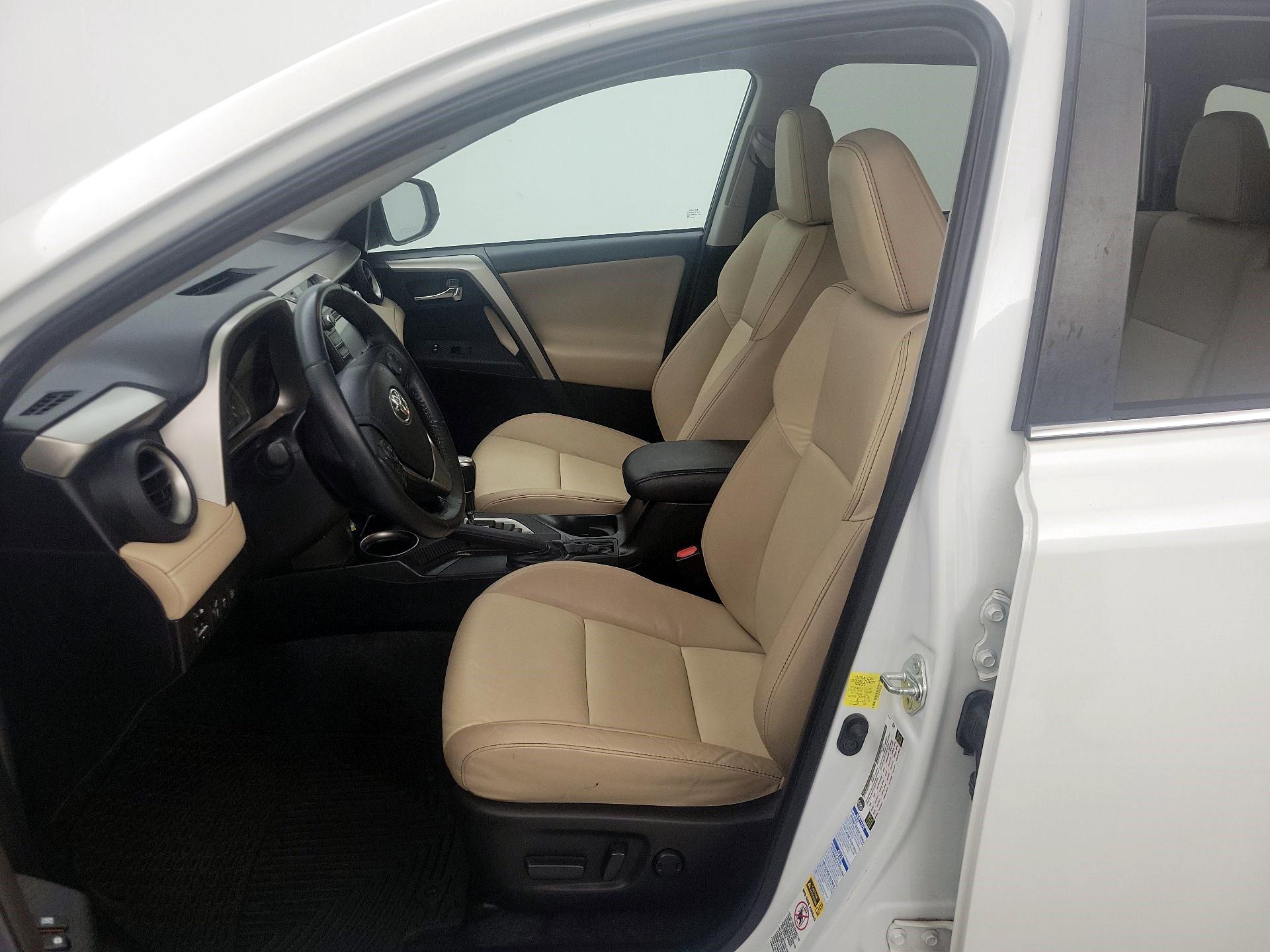 Thumbnail: 2015 Toyota RAV4 - 11