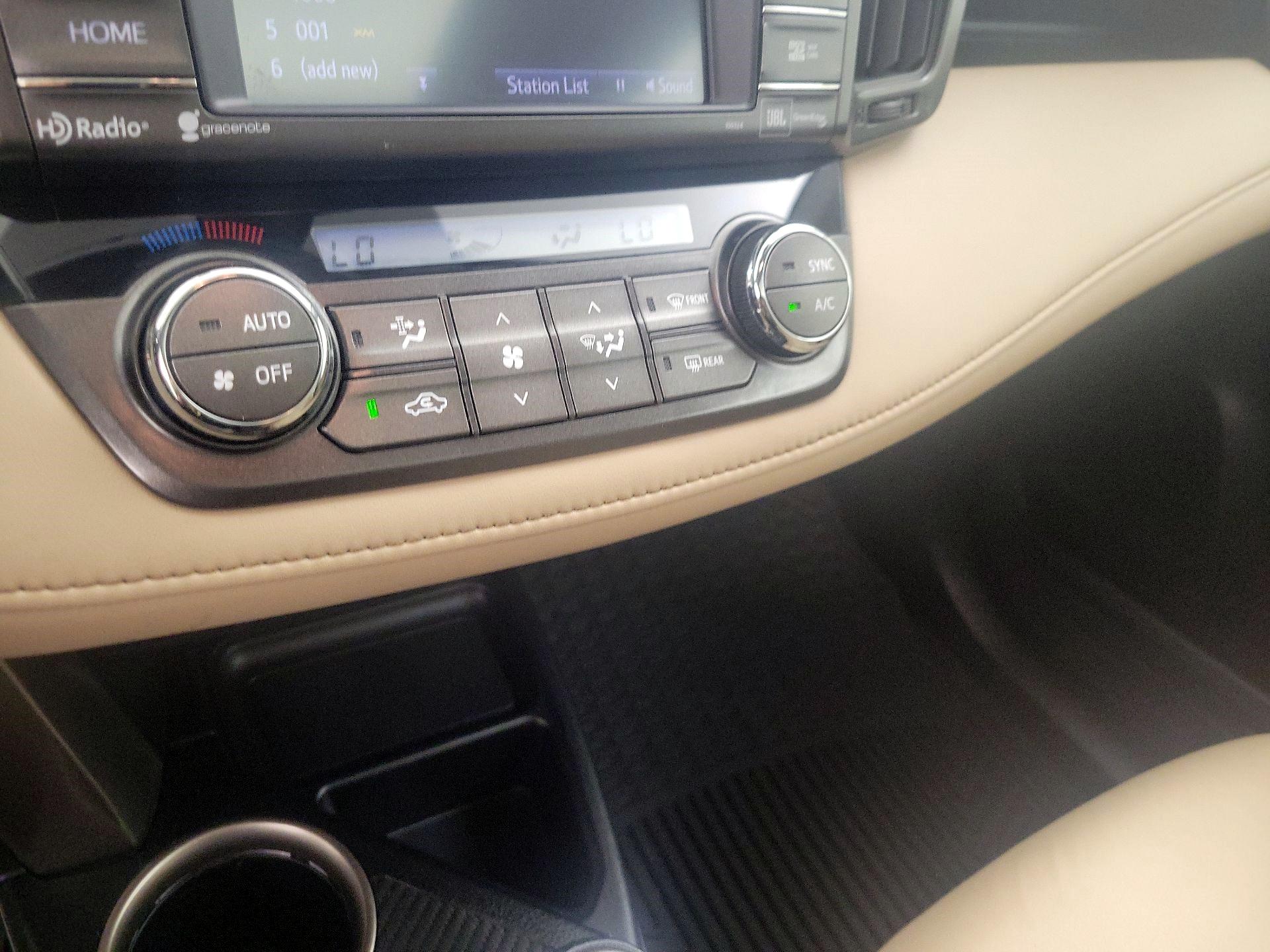 Thumbnail: 2015 Toyota RAV4 - 17