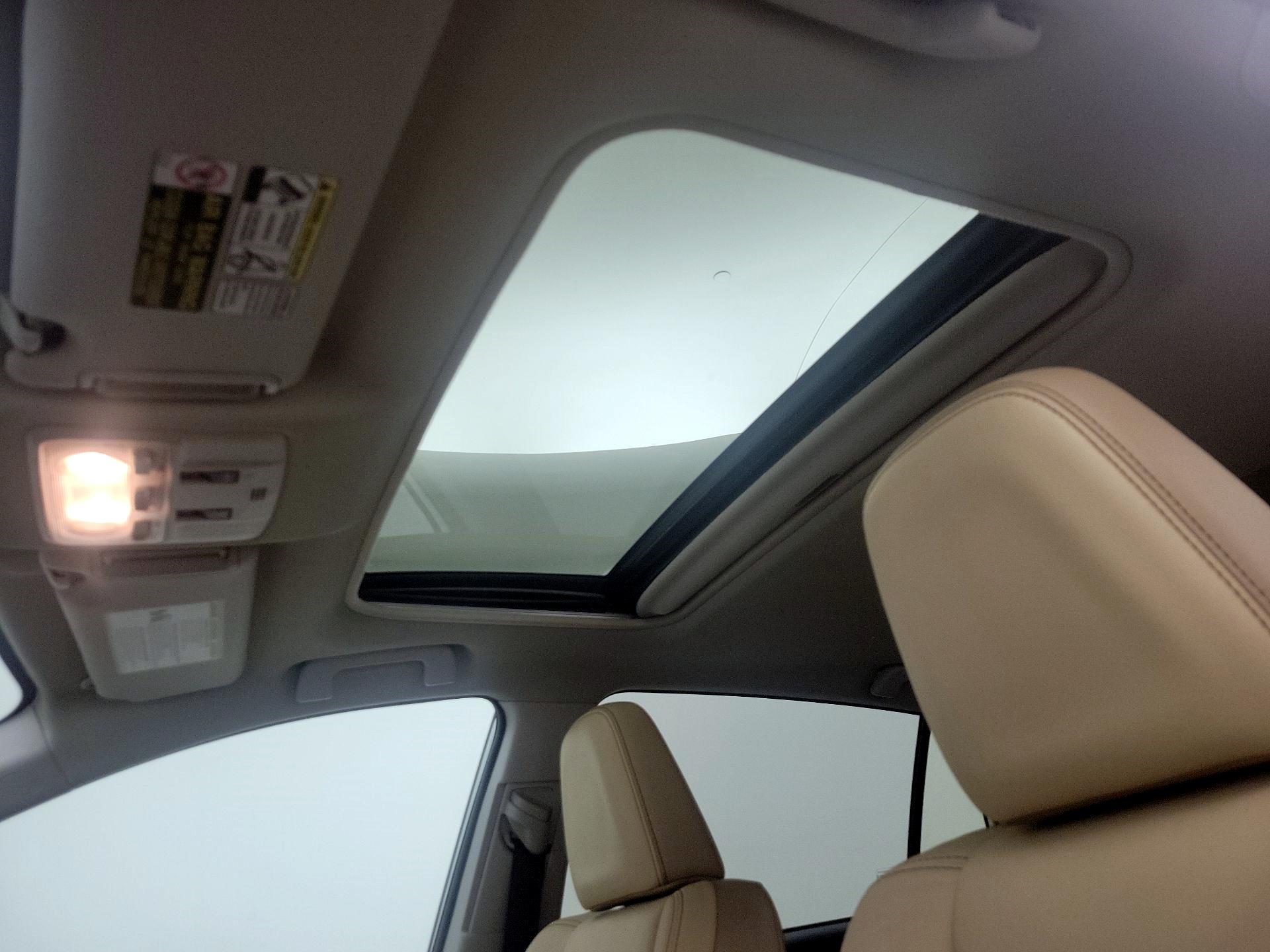 Thumbnail: 2015 Toyota RAV4 - 20