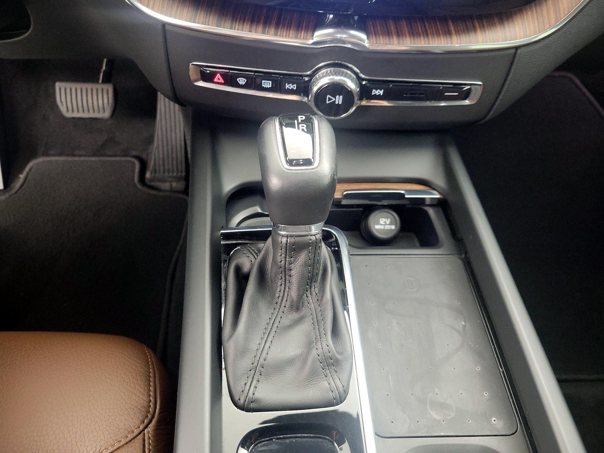 Thumbnail: 2021 Volvo XC60 - 18