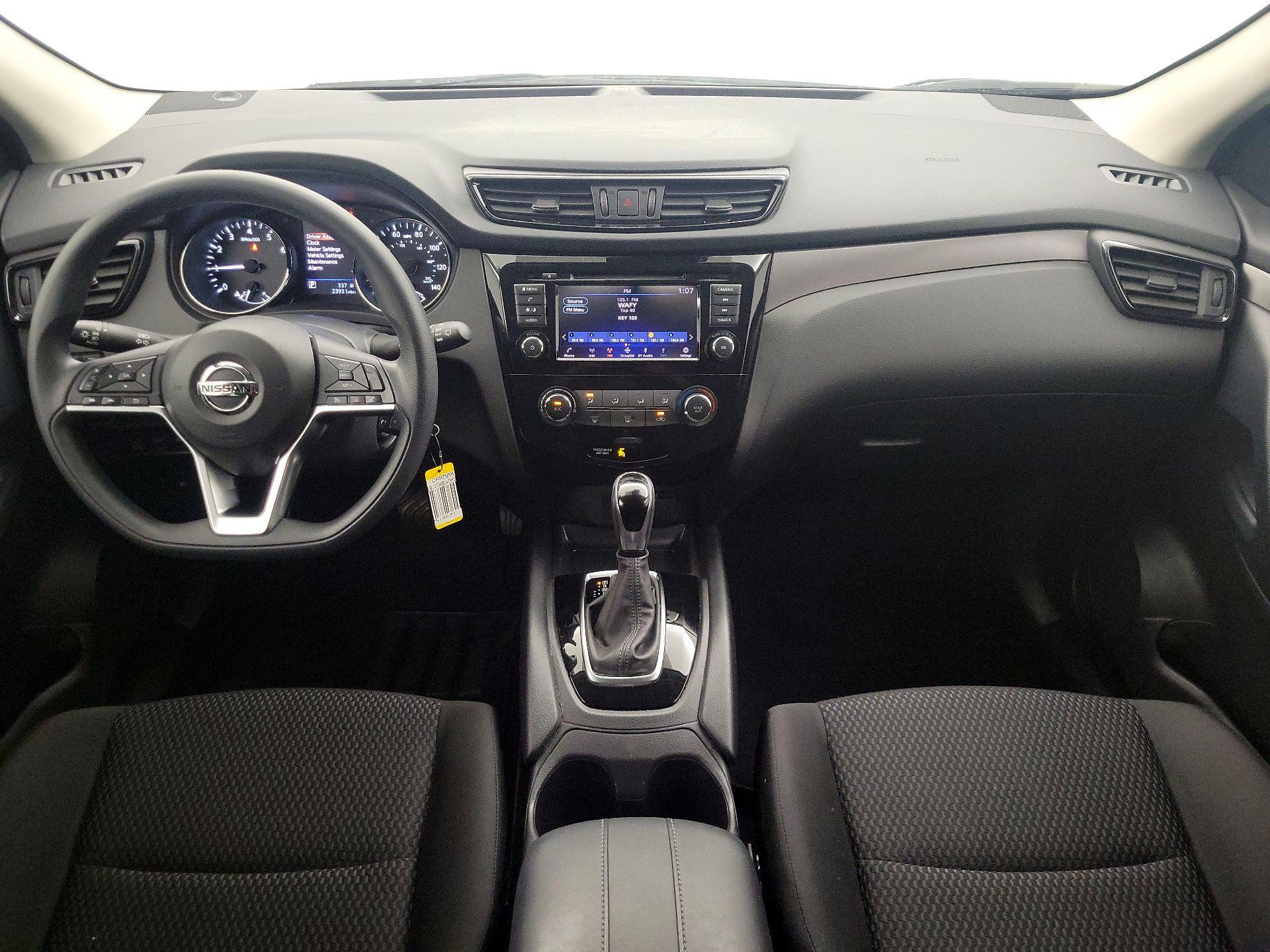 Thumbnail: 2020 Nissan Rogue Sport - 9
