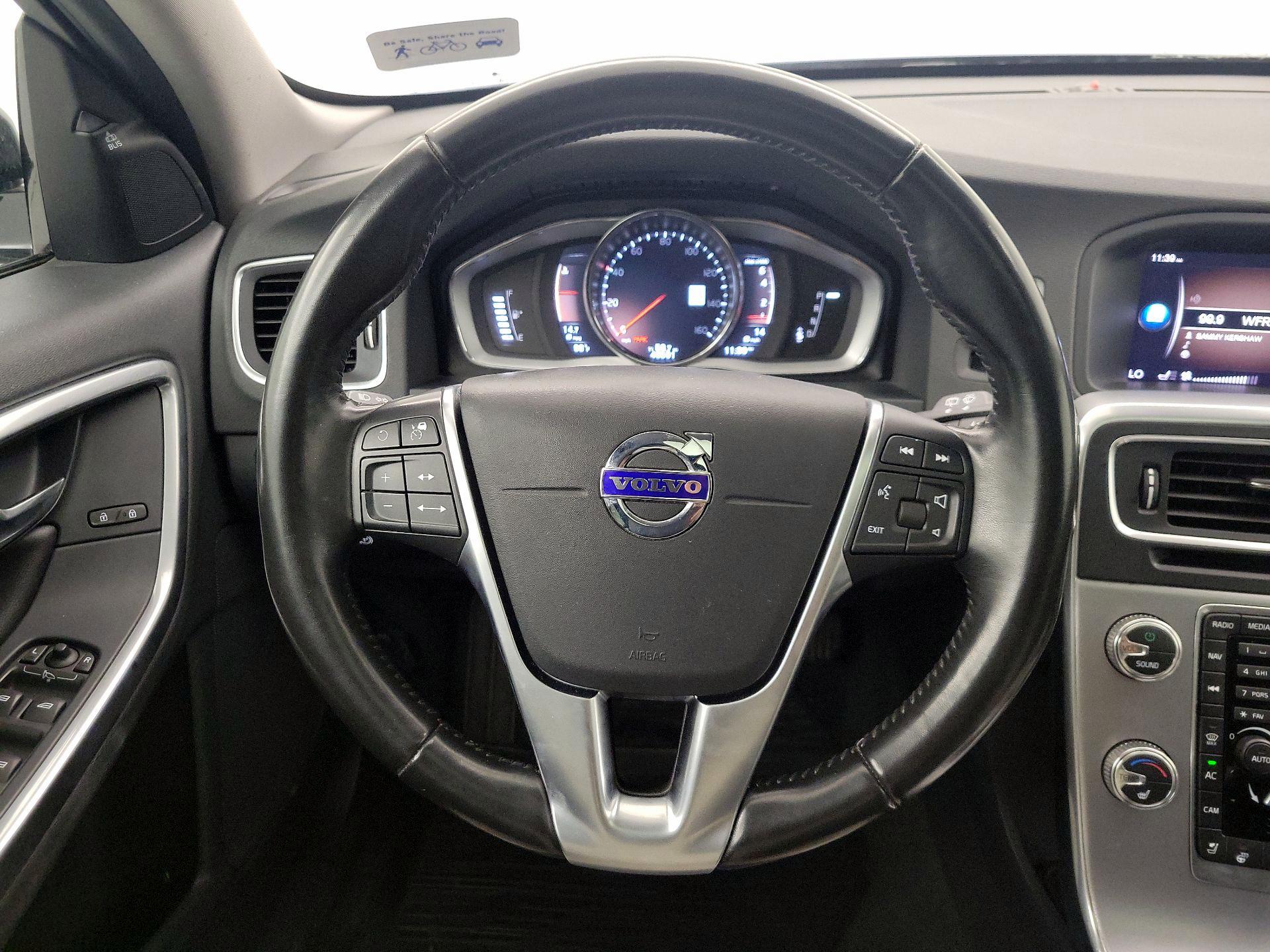 Thumbnail: 2018 Volvo S60 - 10