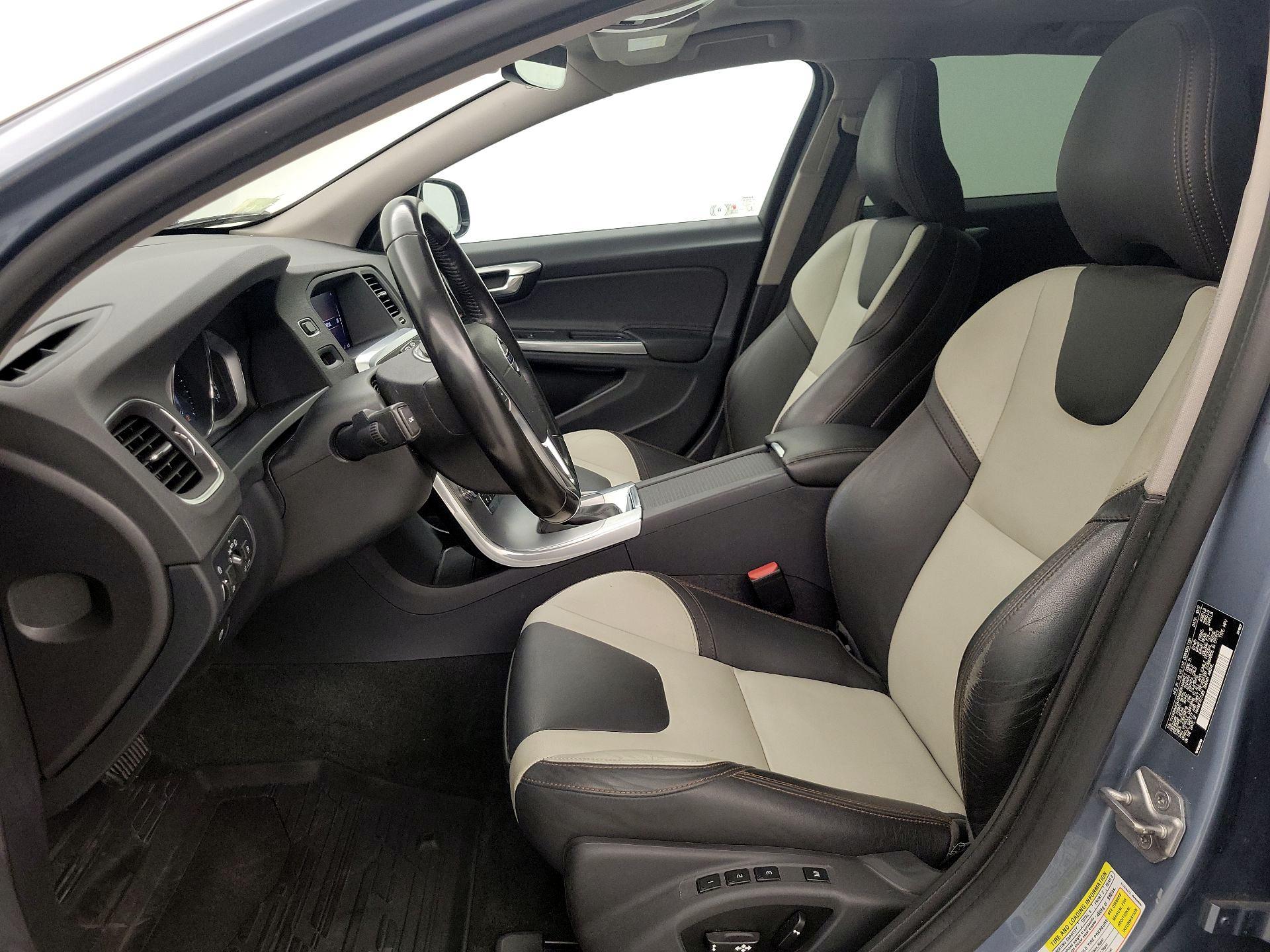 Thumbnail: 2018 Volvo S60 - 11