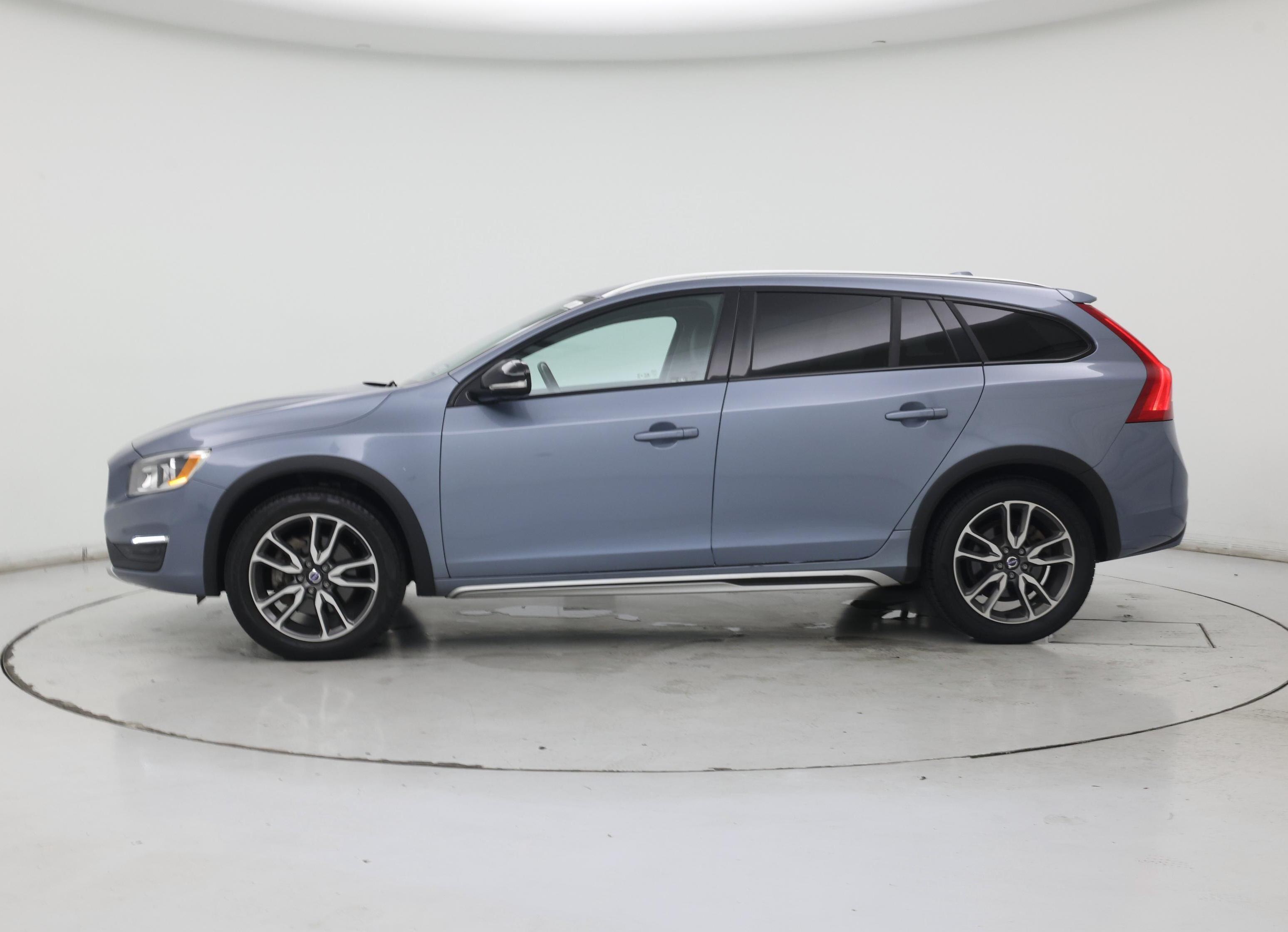 Thumbnail: 2018 Volvo S60 - 3