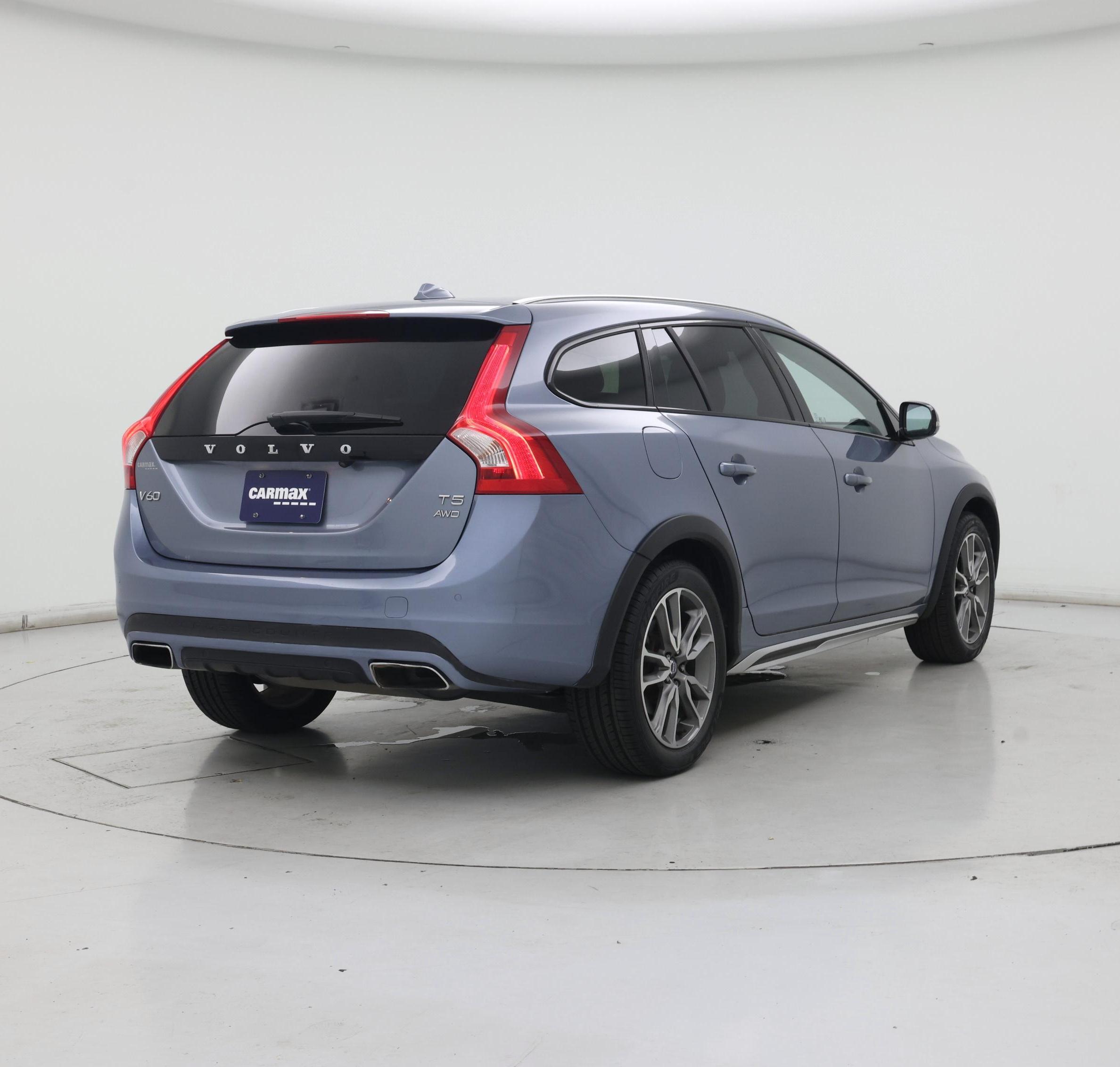 Thumbnail: 2018 Volvo S60 - 8