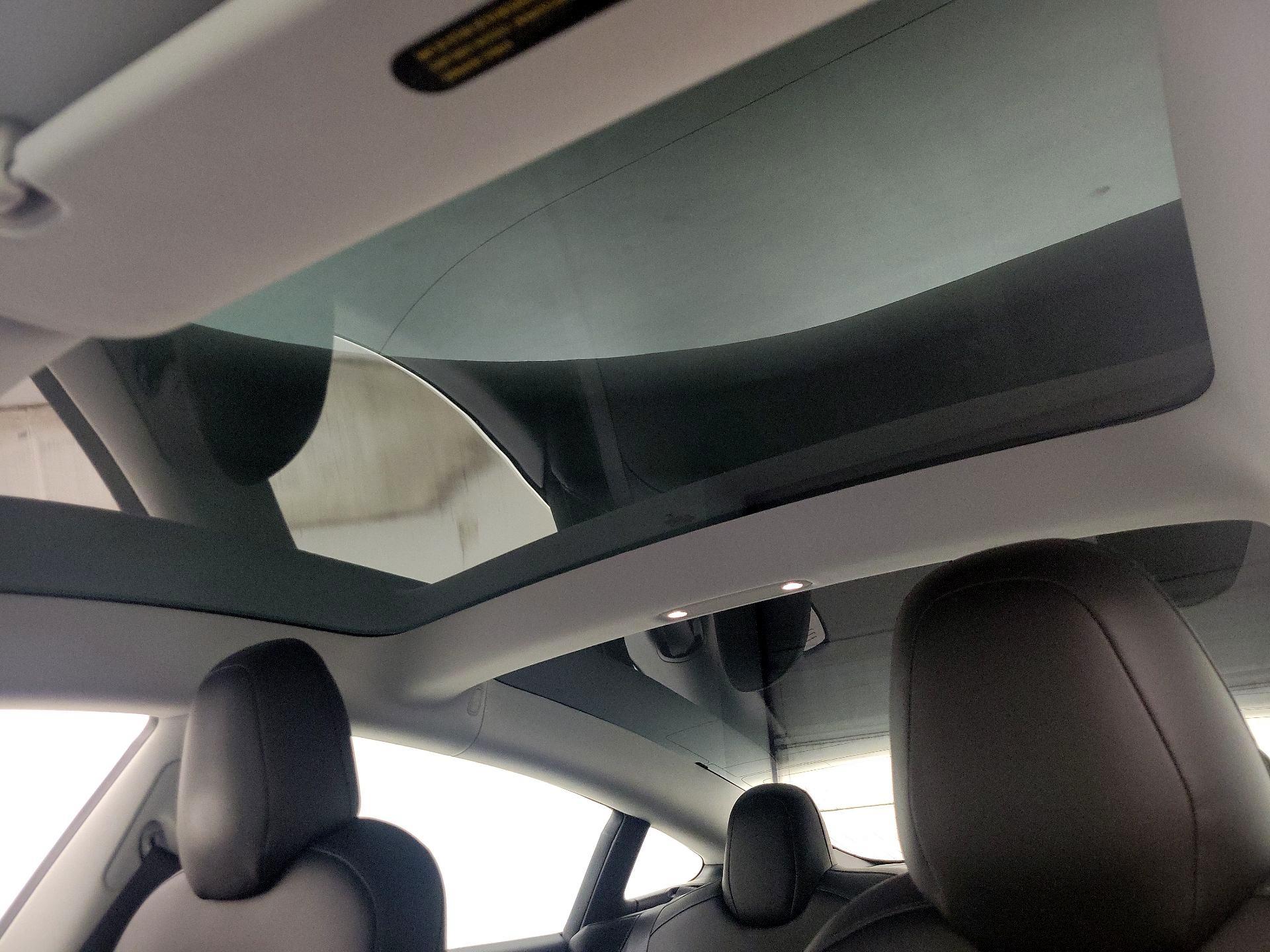 Thumbnail: 2018 Tesla Model 3 - 20
