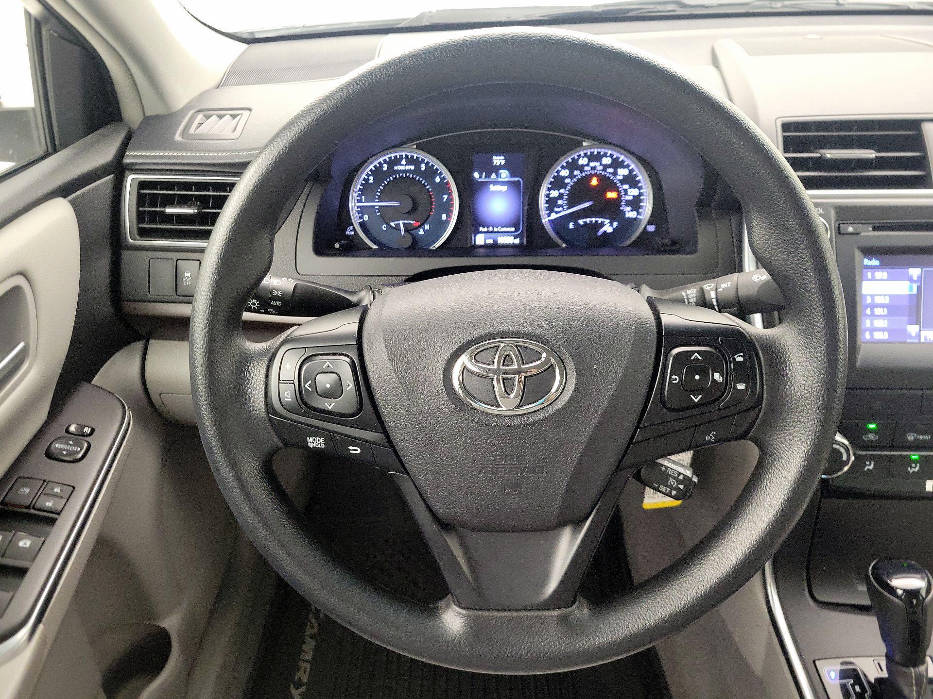 Thumbnail: 2017 Toyota Camry - 10