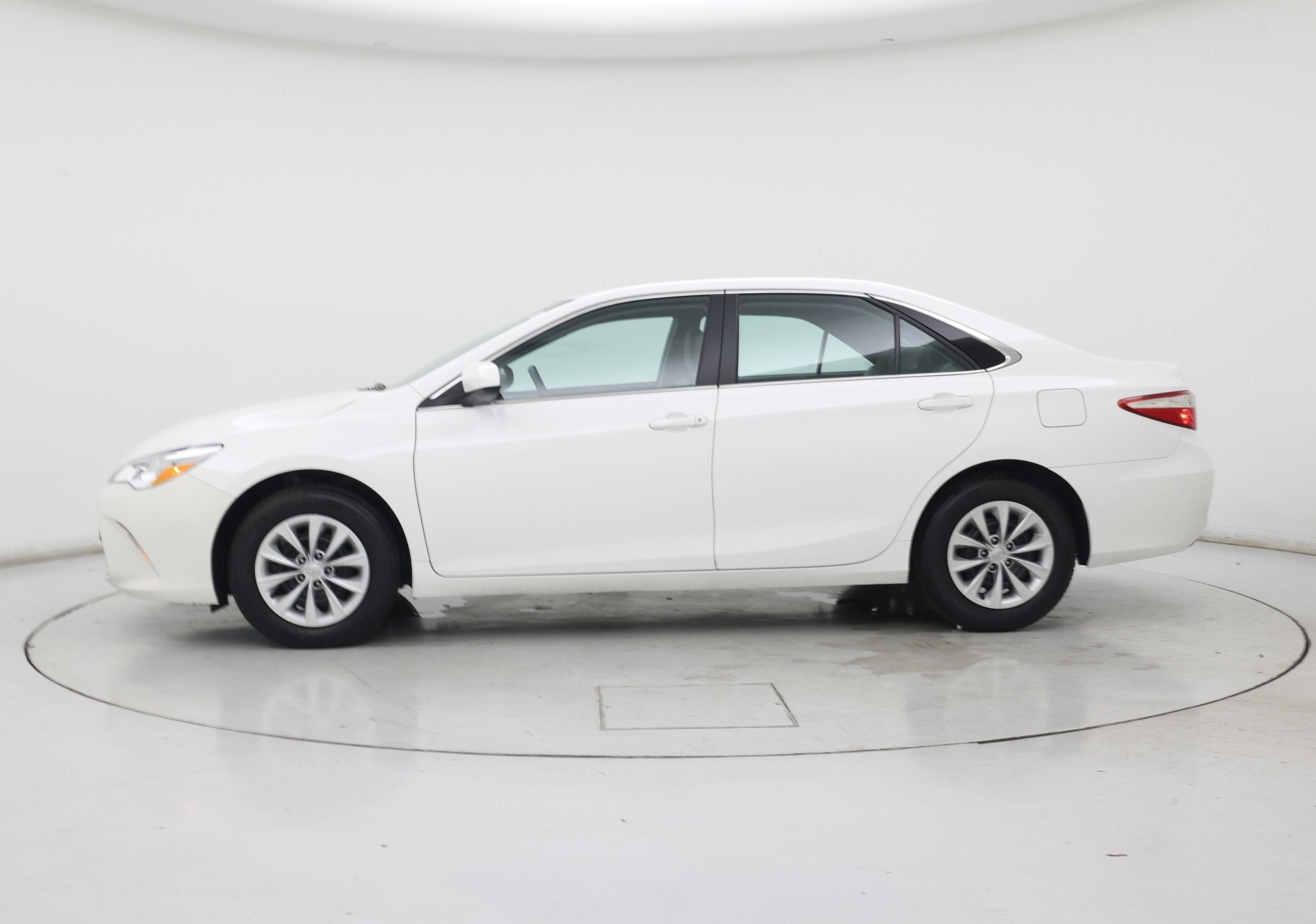Thumbnail: 2017 Toyota Camry - 3