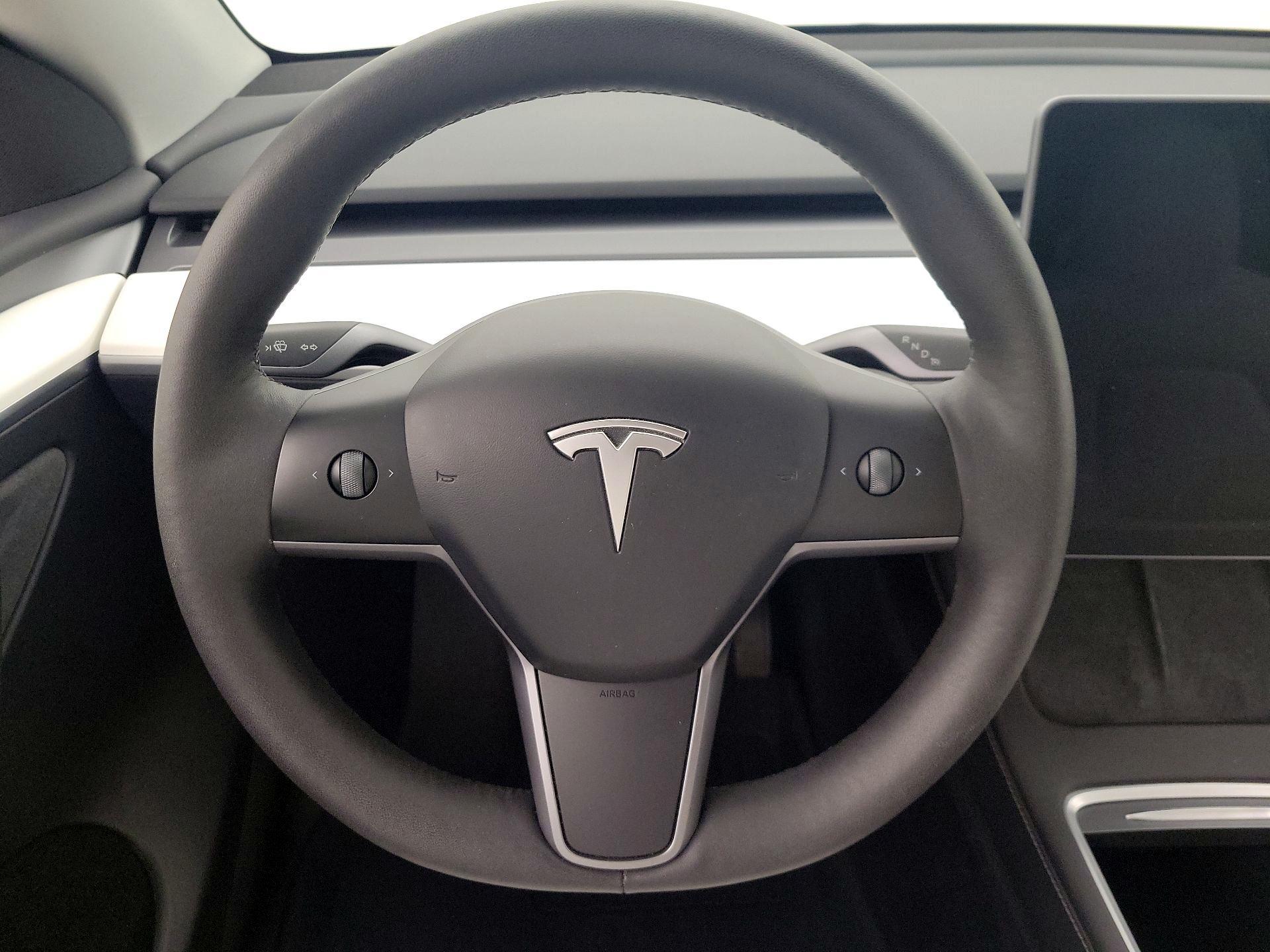 Thumbnail: 2023 Tesla Model Y - 10
