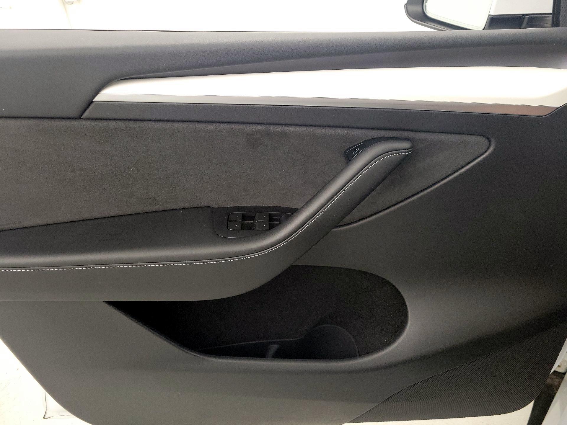 Thumbnail: 2023 Tesla Model Y - 12
