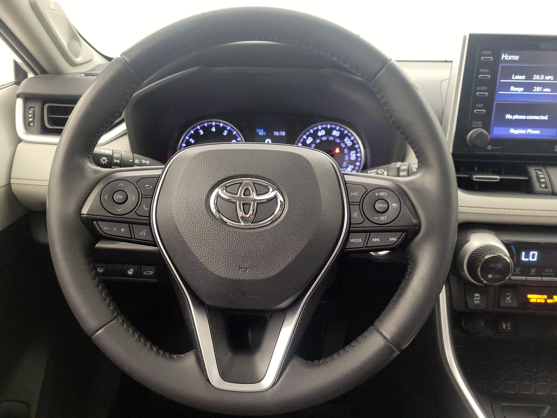 Thumbnail: 2019 Toyota RAV4 - 10