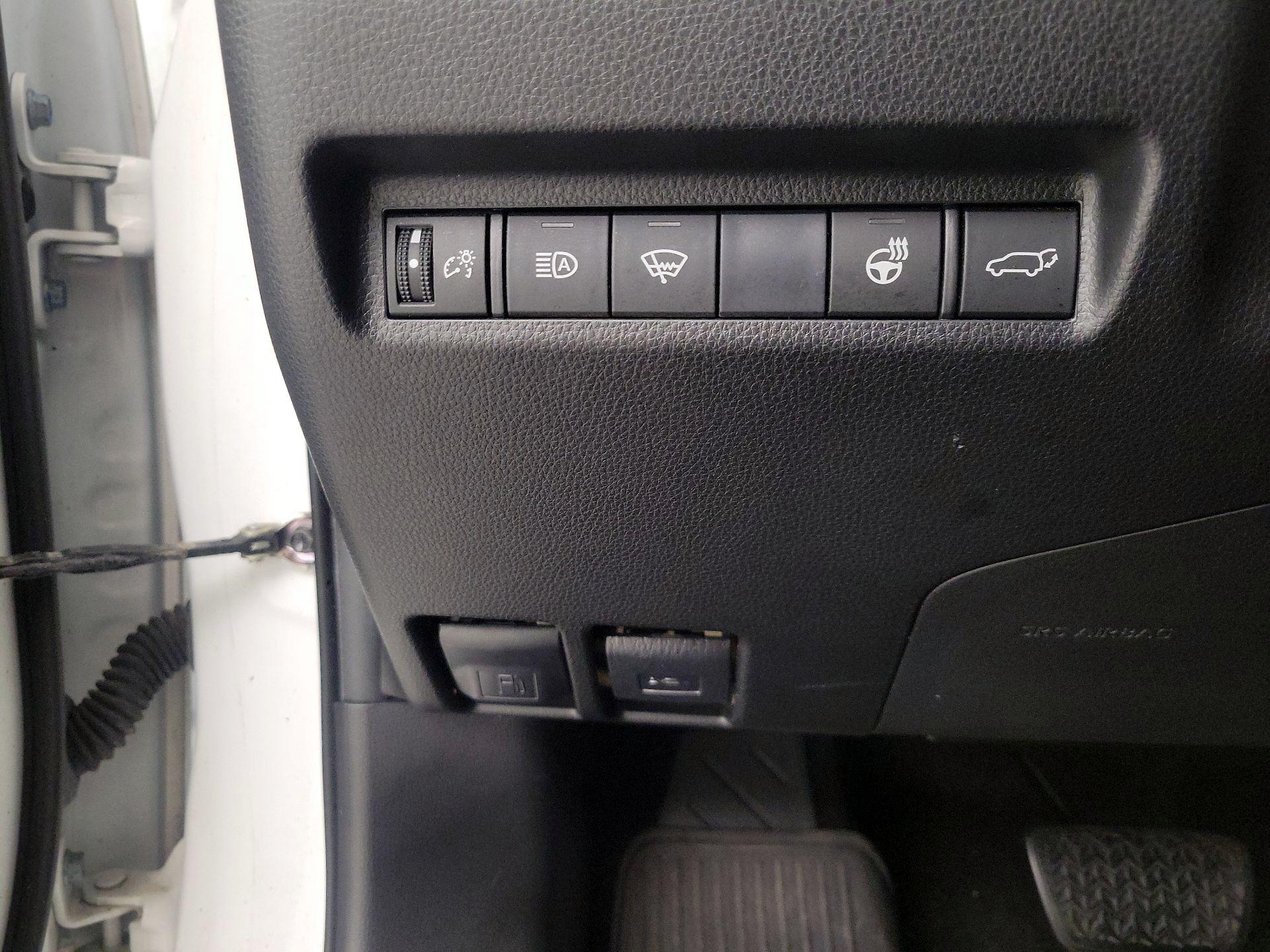 Thumbnail: 2019 Toyota RAV4 - 13