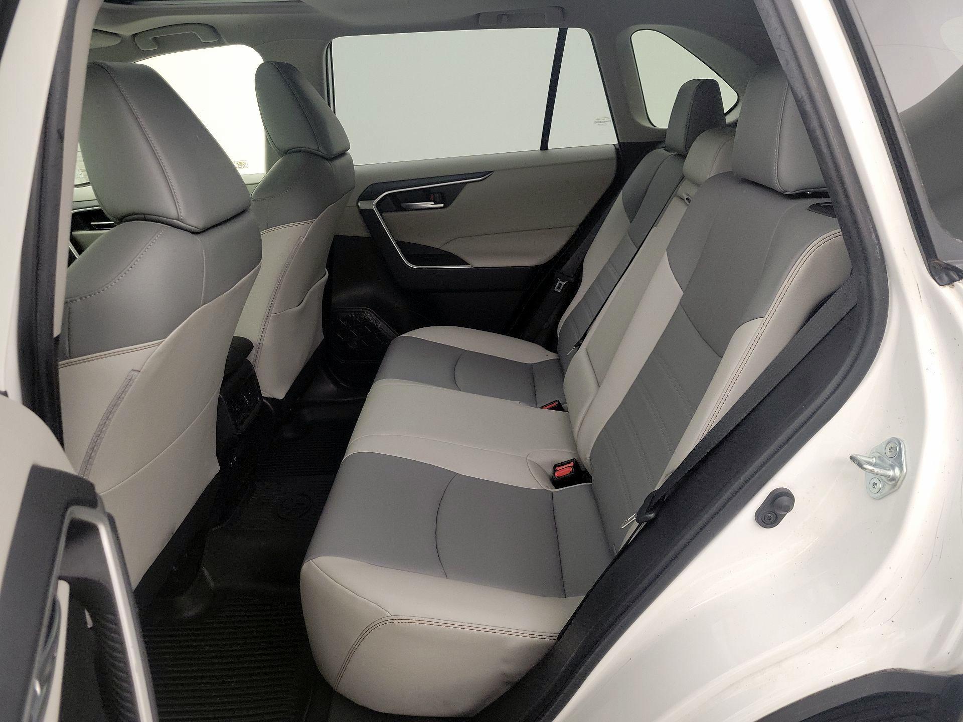 Thumbnail: 2019 Toyota RAV4 - 20