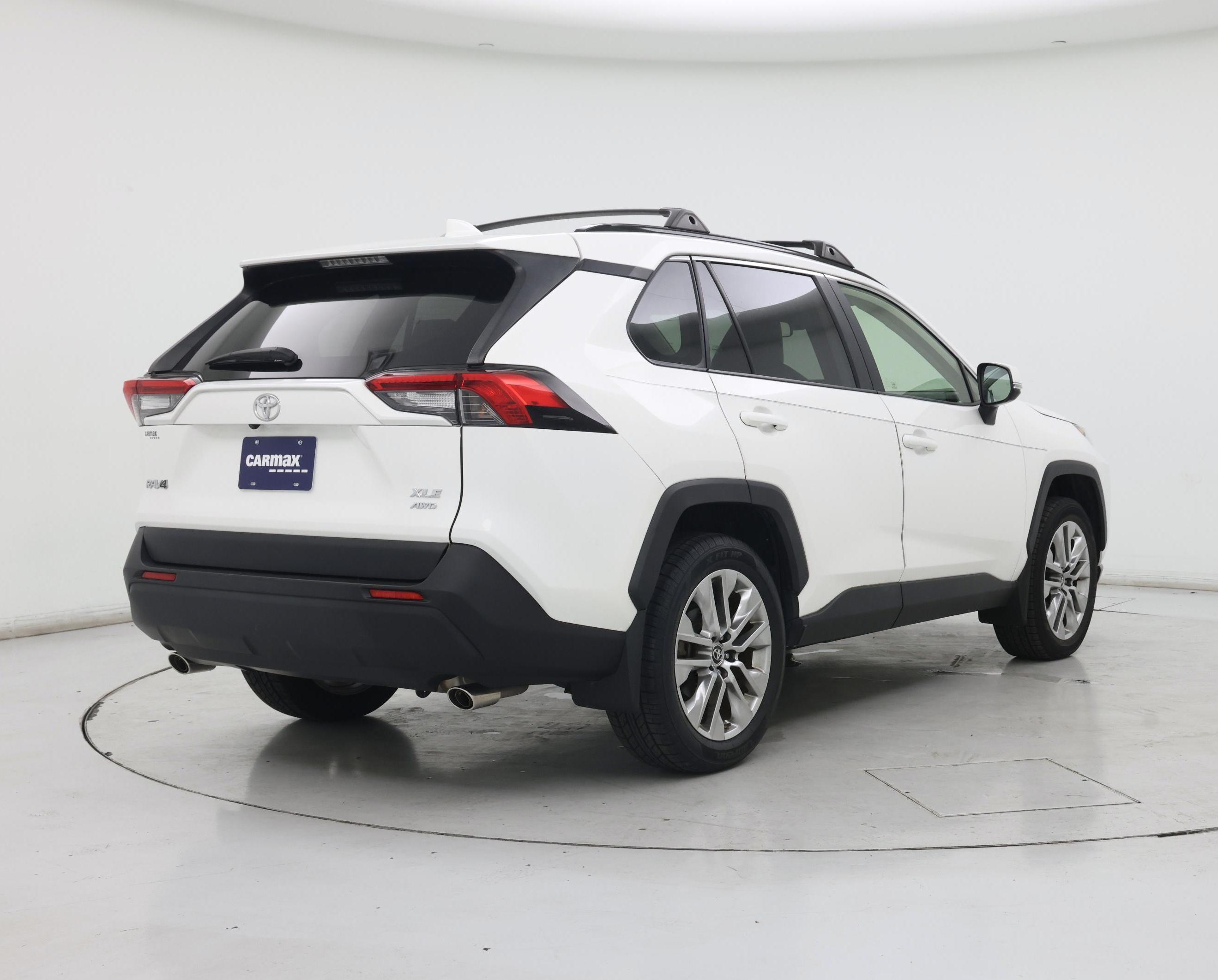 Thumbnail: 2019 Toyota RAV4 - 8