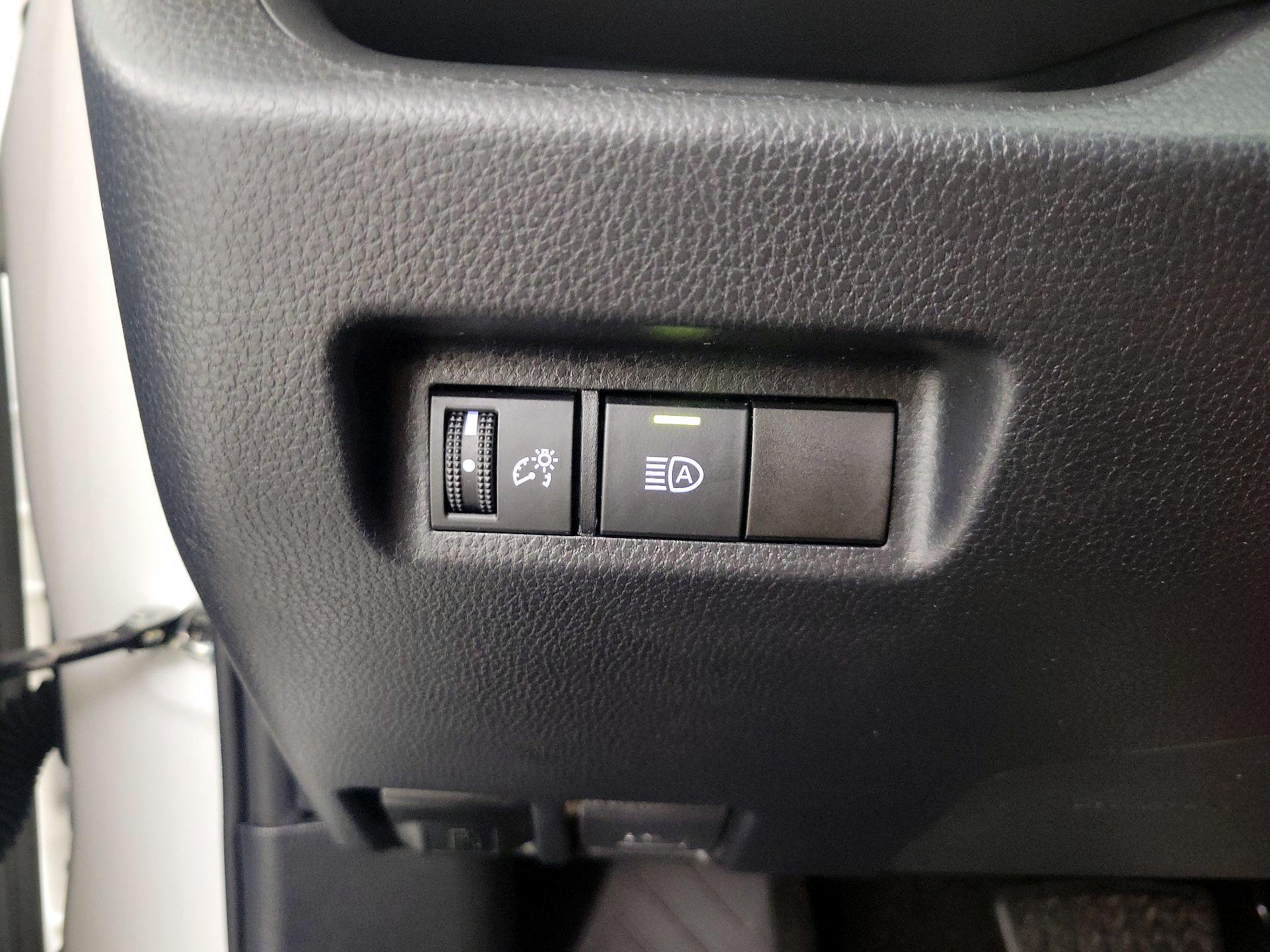 Thumbnail: 2020 Toyota RAV4 - 13