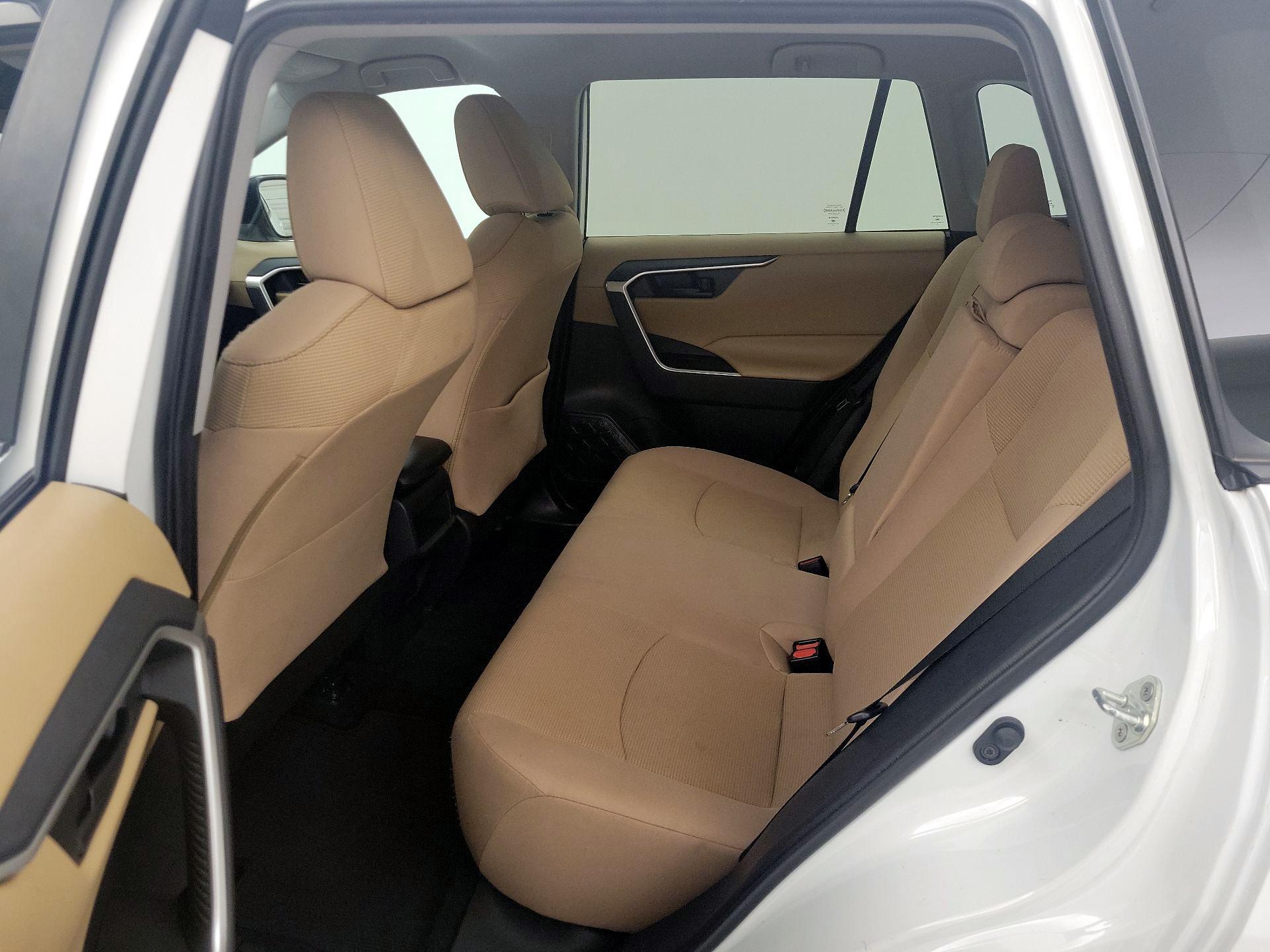 Thumbnail: 2020 Toyota RAV4 - 19