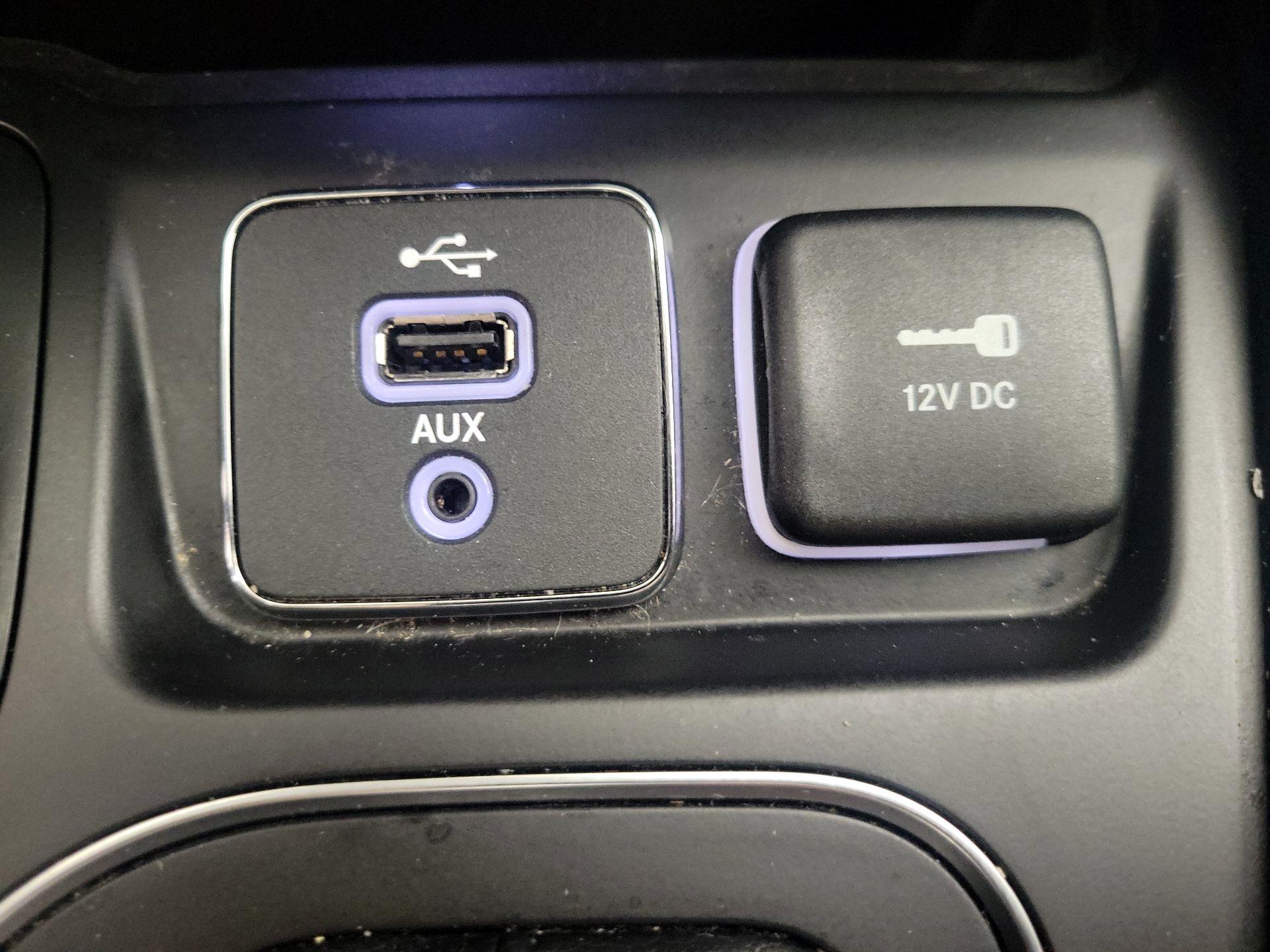 Thumbnail: 2019 Jeep Cherokee - 19