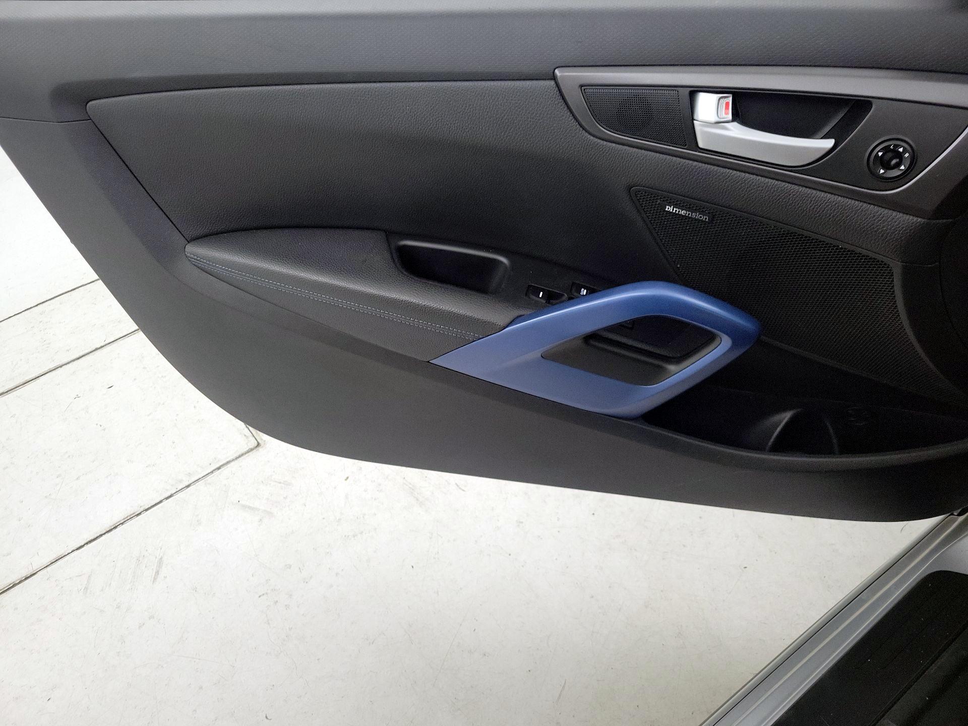Thumbnail: 2014 Hyundai Veloster - 12