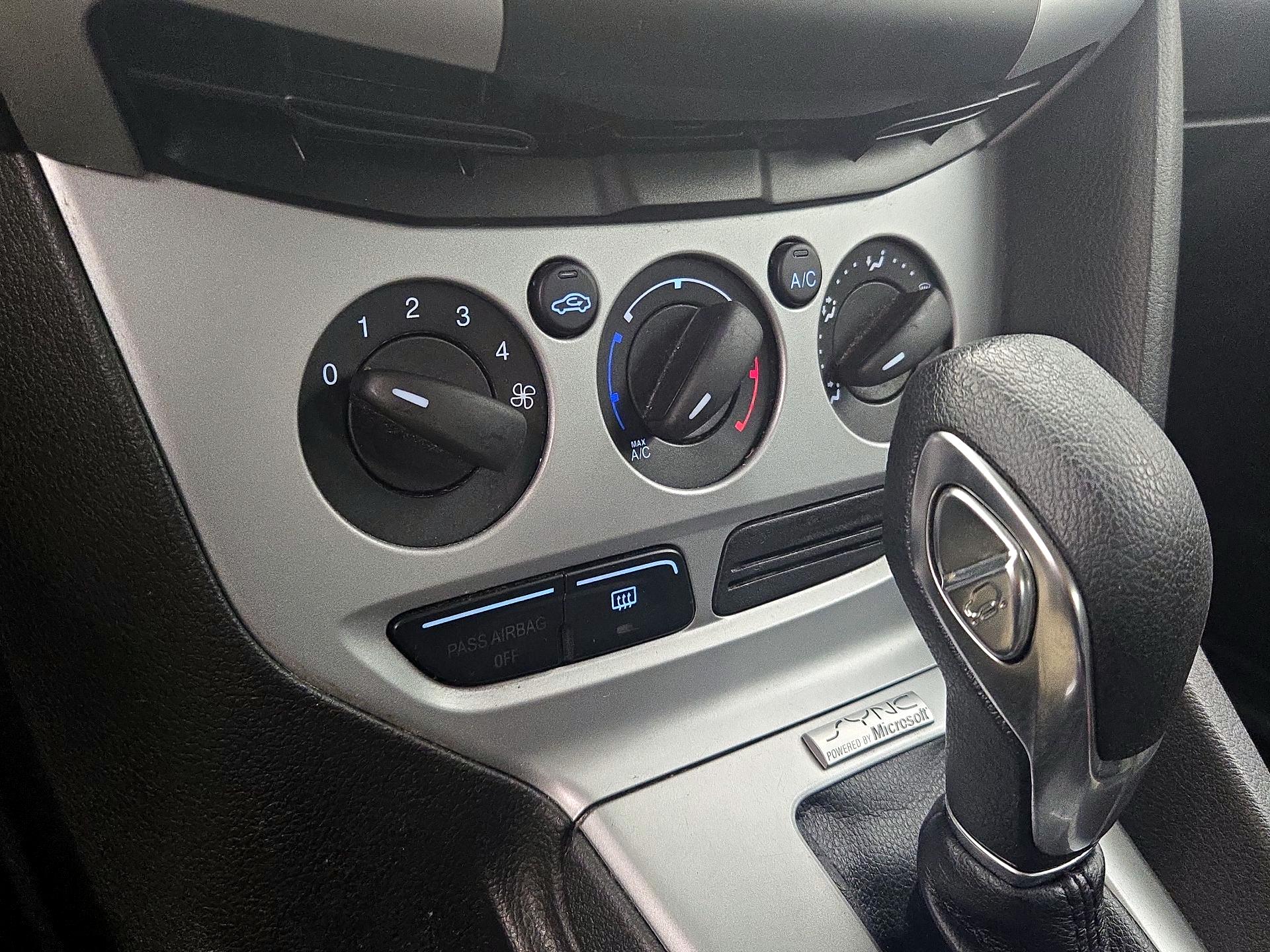 Thumbnail: 2014 Ford Focus - 16
