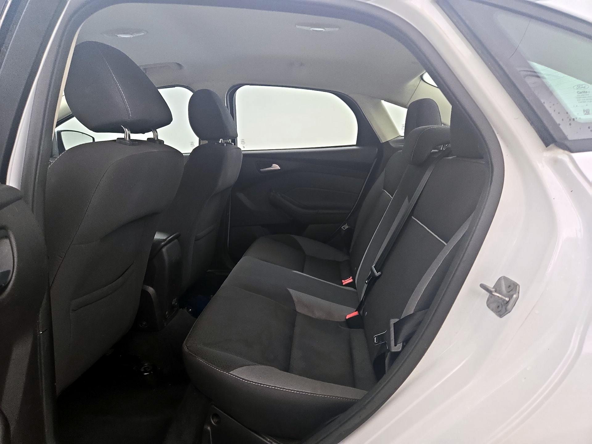 Thumbnail: 2014 Ford Focus - 19