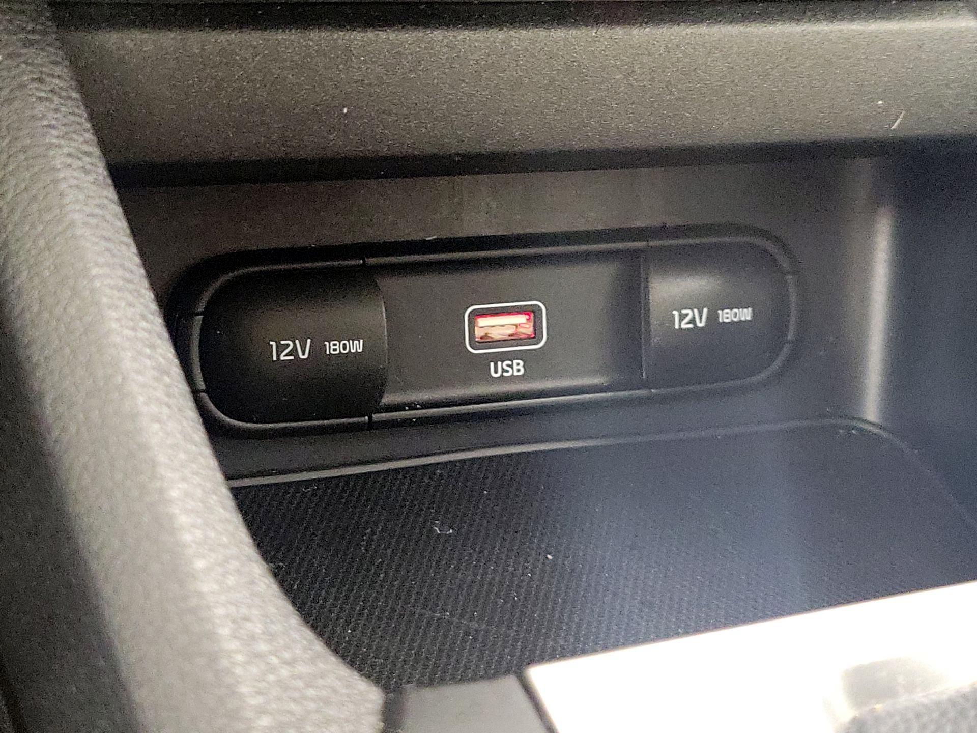 Thumbnail: 2022 Kia Forte - 18