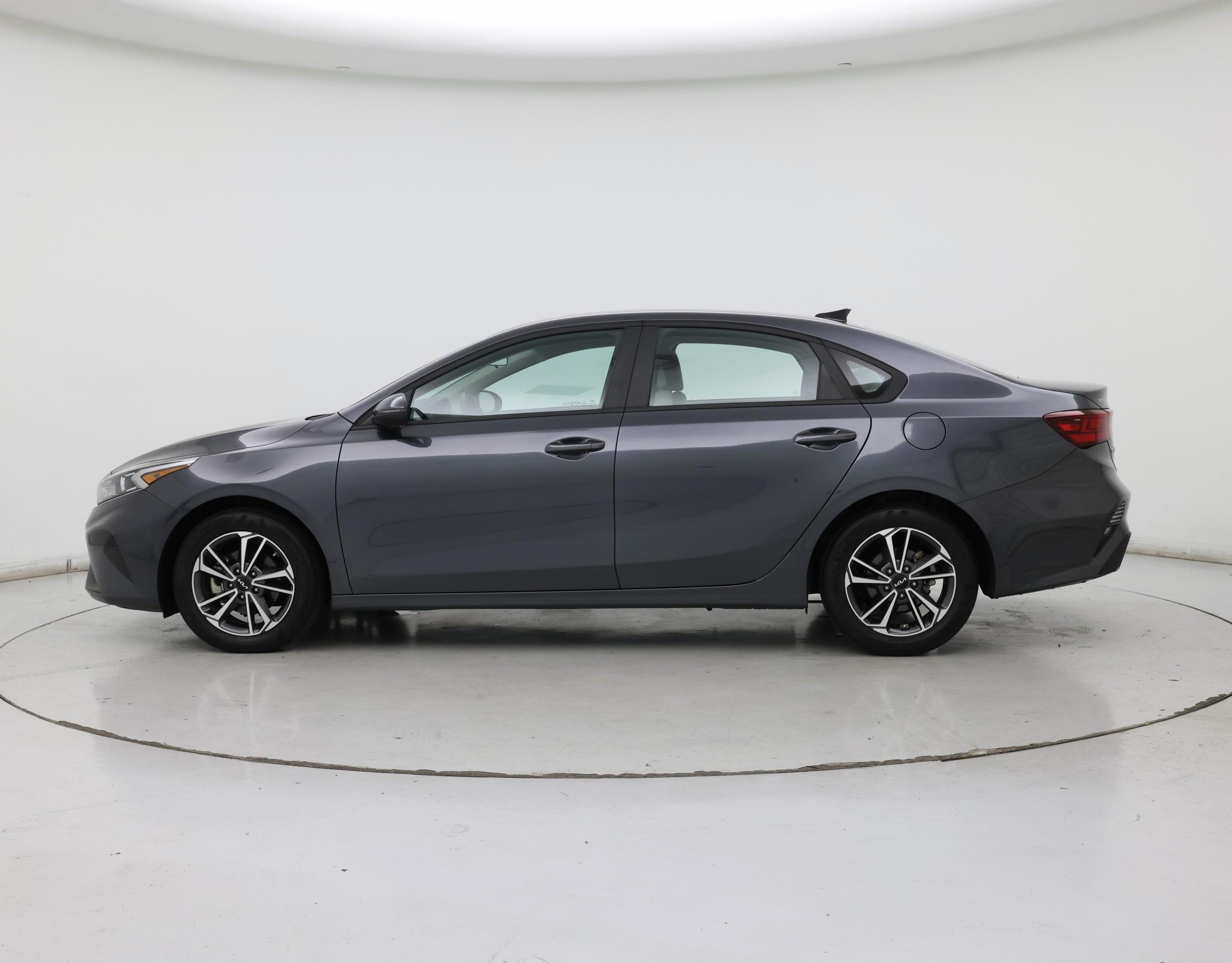 Thumbnail: 2022 Kia Forte - 3