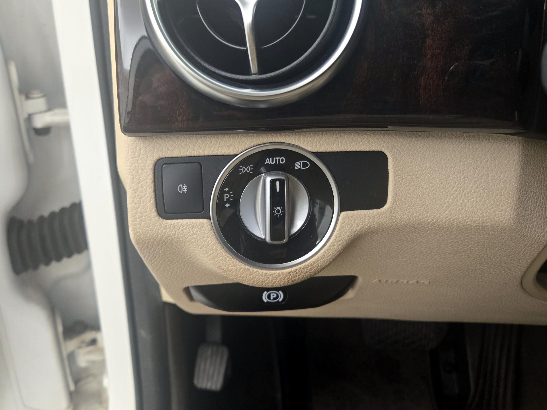 Thumbnail: 2014 Mercedes-Benz GLK - 13