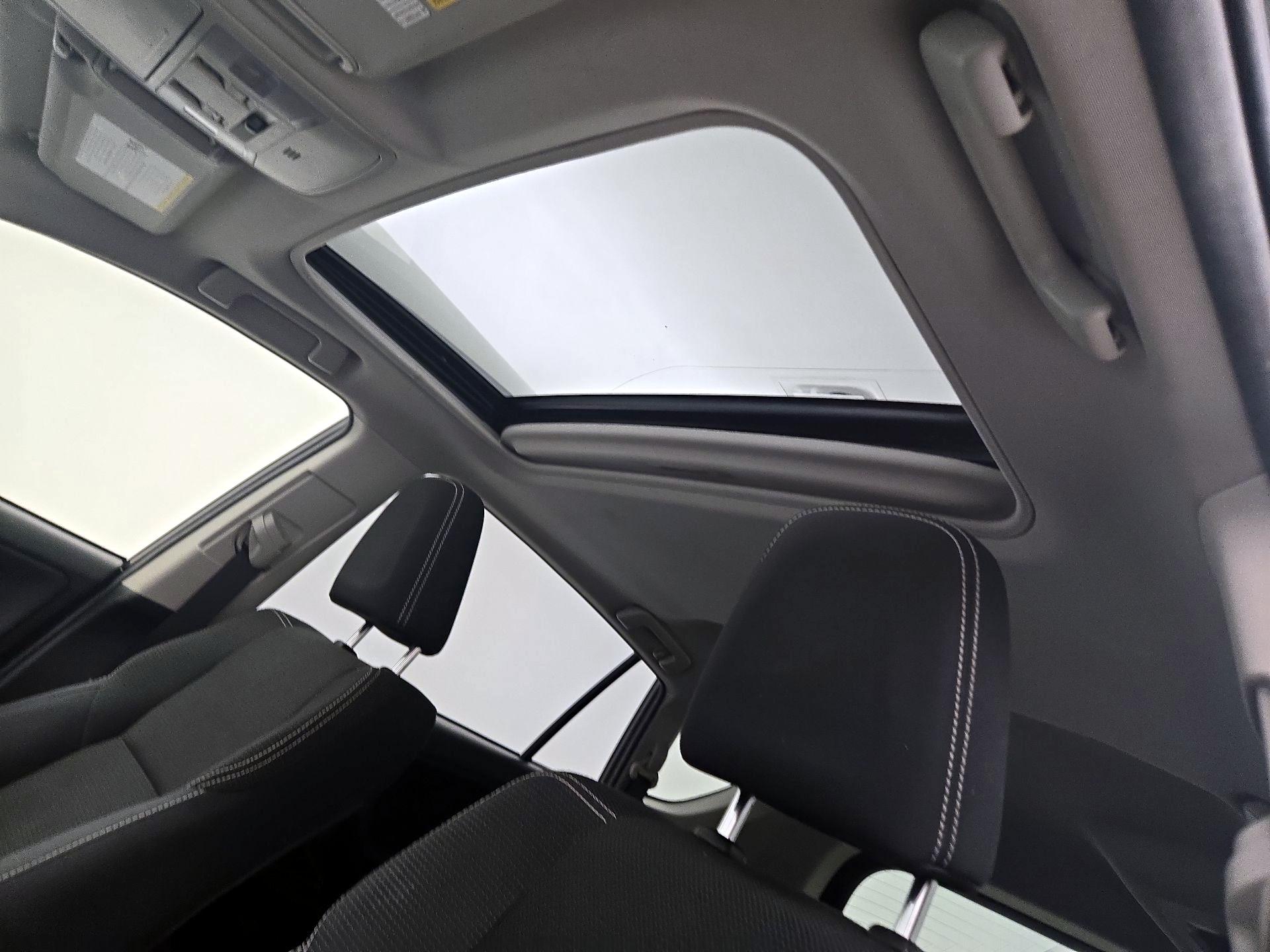 Thumbnail: 2017 Toyota RAV4 - 20