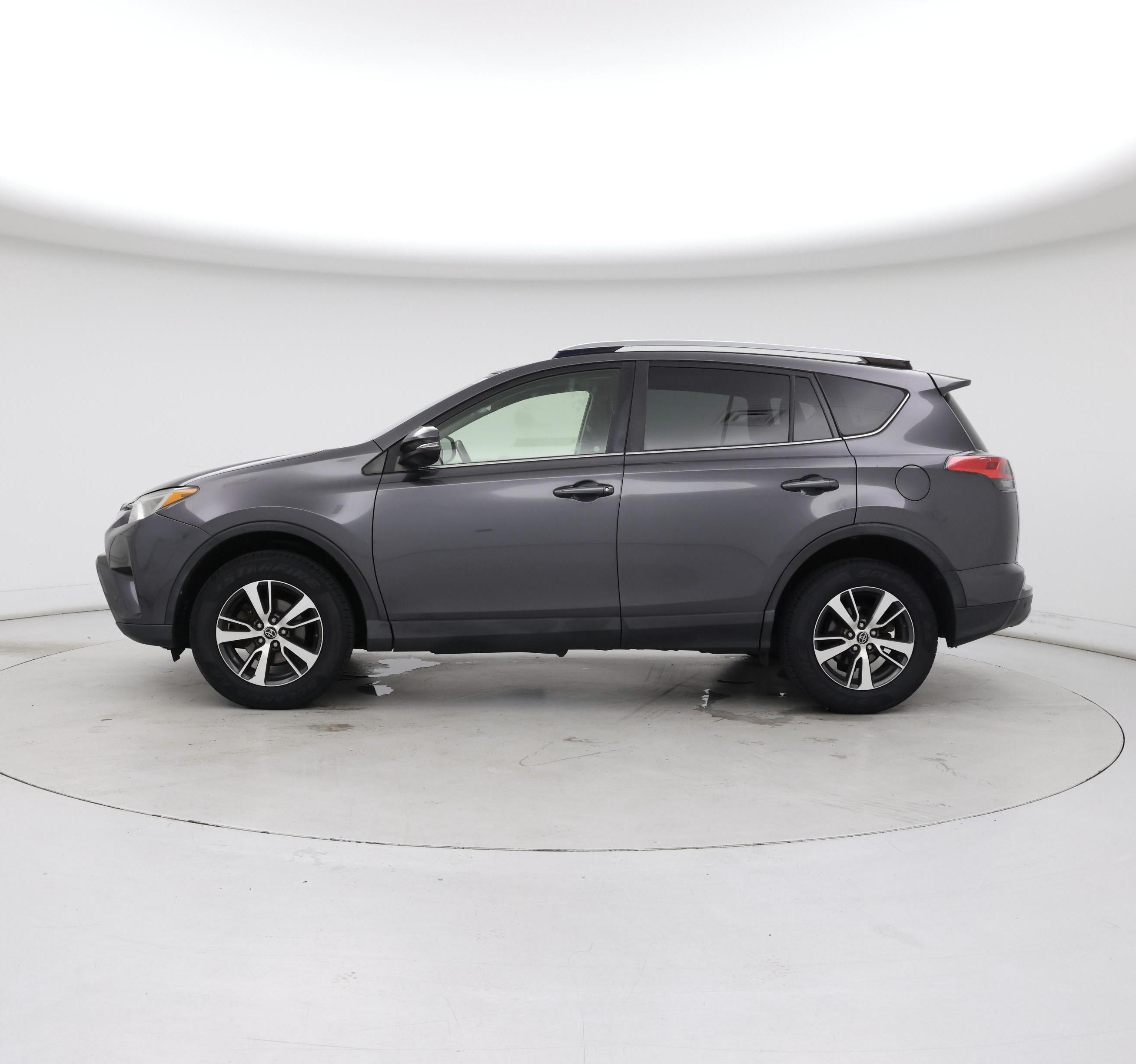Thumbnail: 2017 Toyota RAV4 - 3