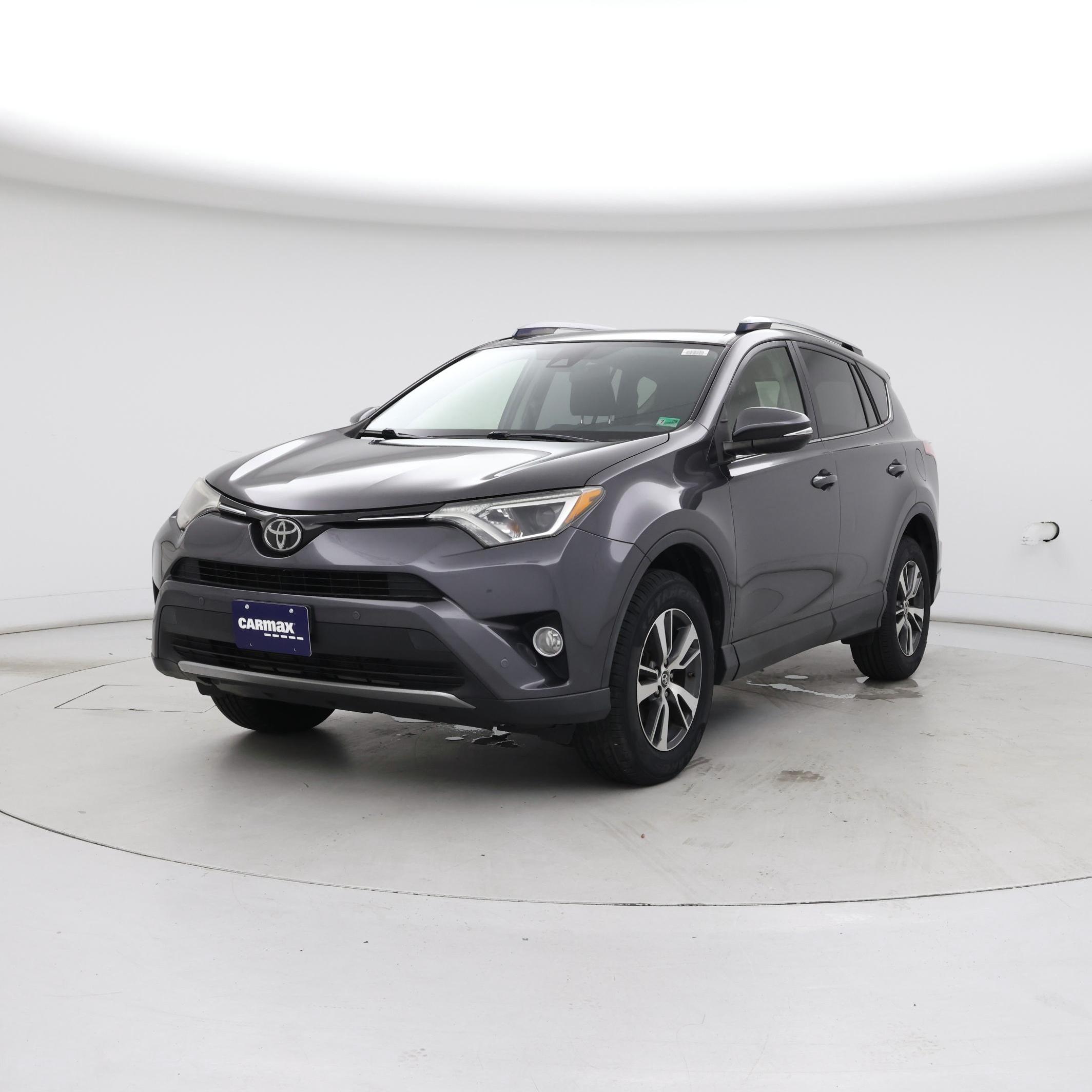 Thumbnail: 2017 Toyota RAV4 - 4