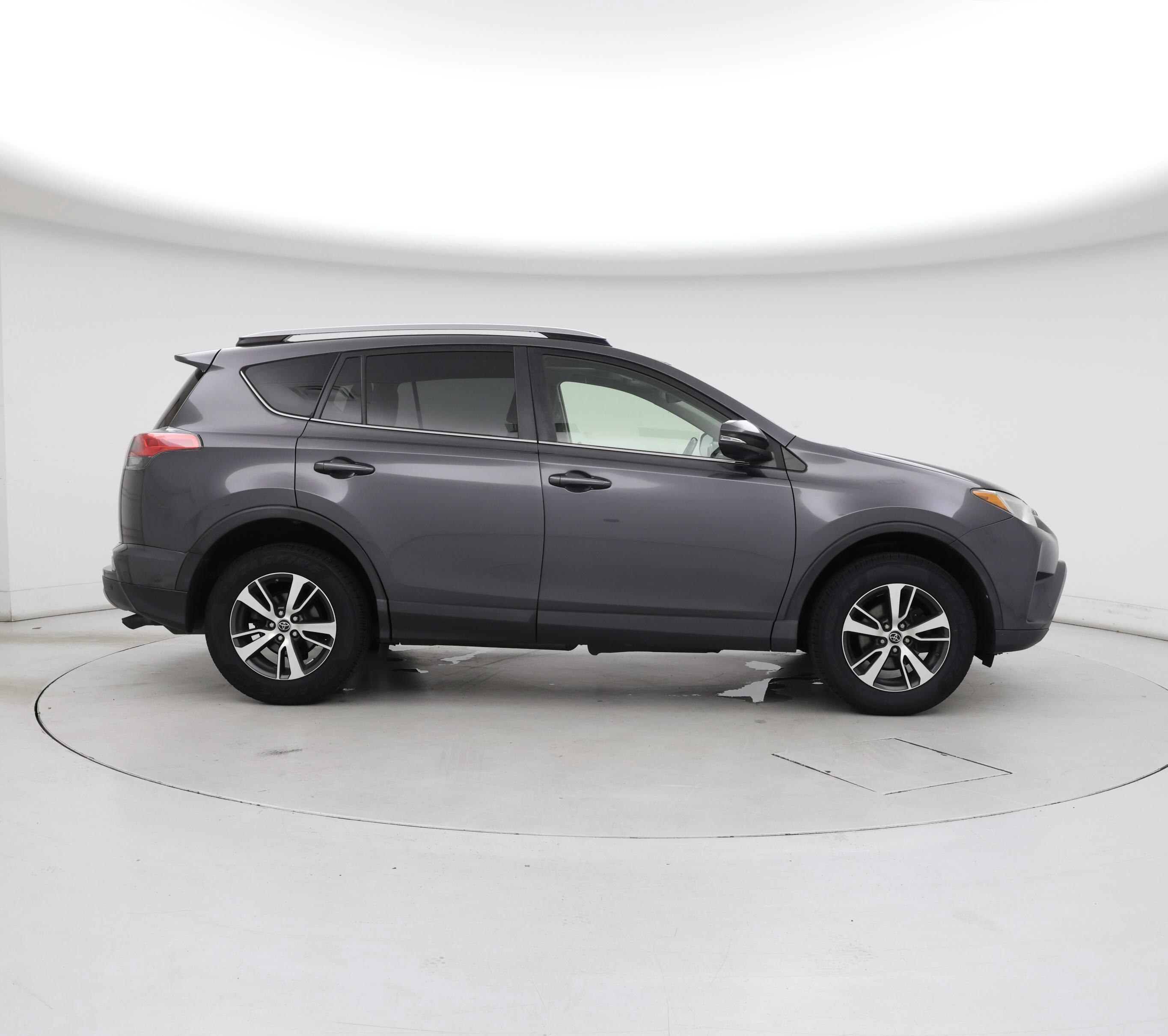 Thumbnail: 2017 Toyota RAV4 - 7