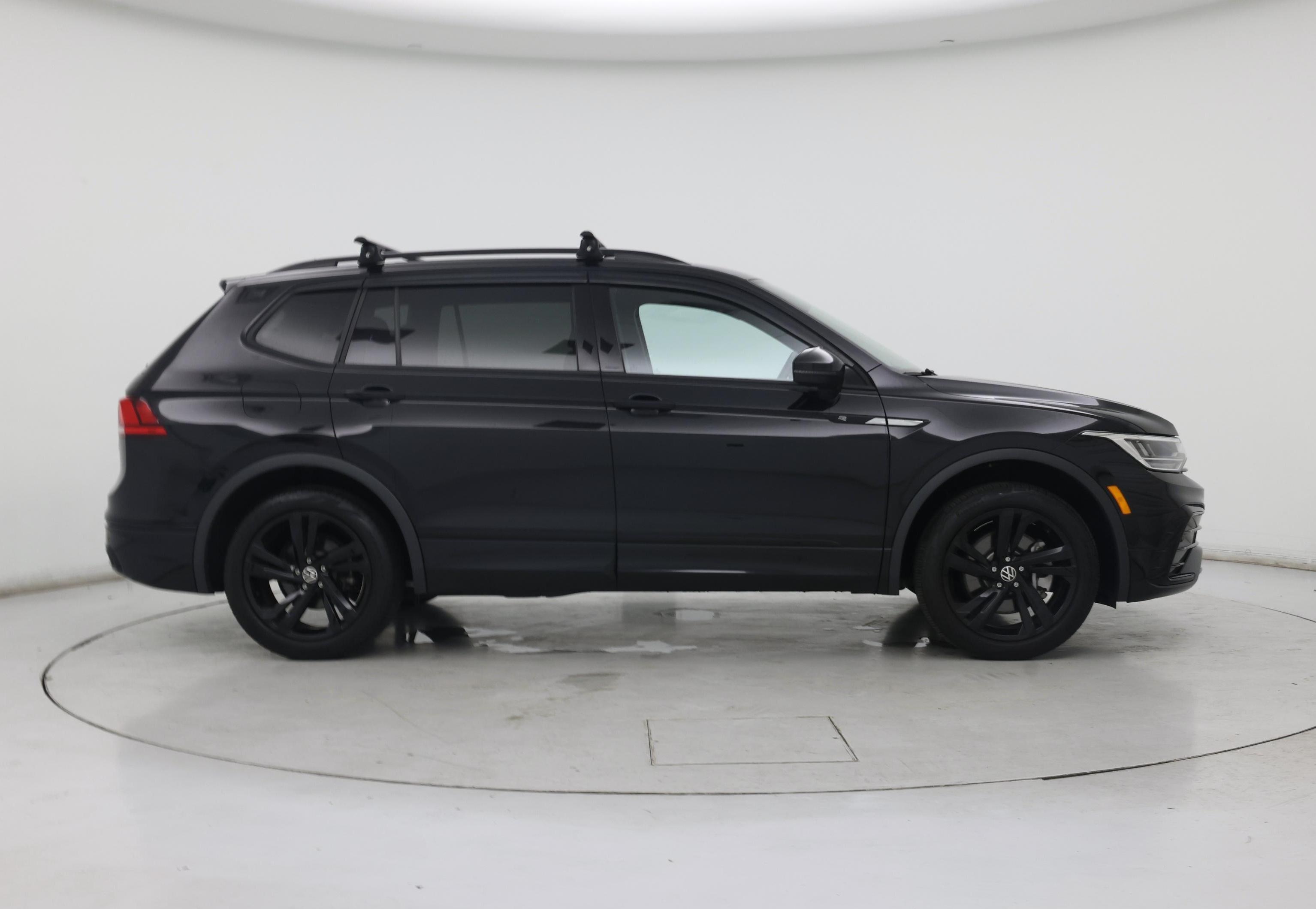 Thumbnail: 2023 Volkswagen Tiguan - 7