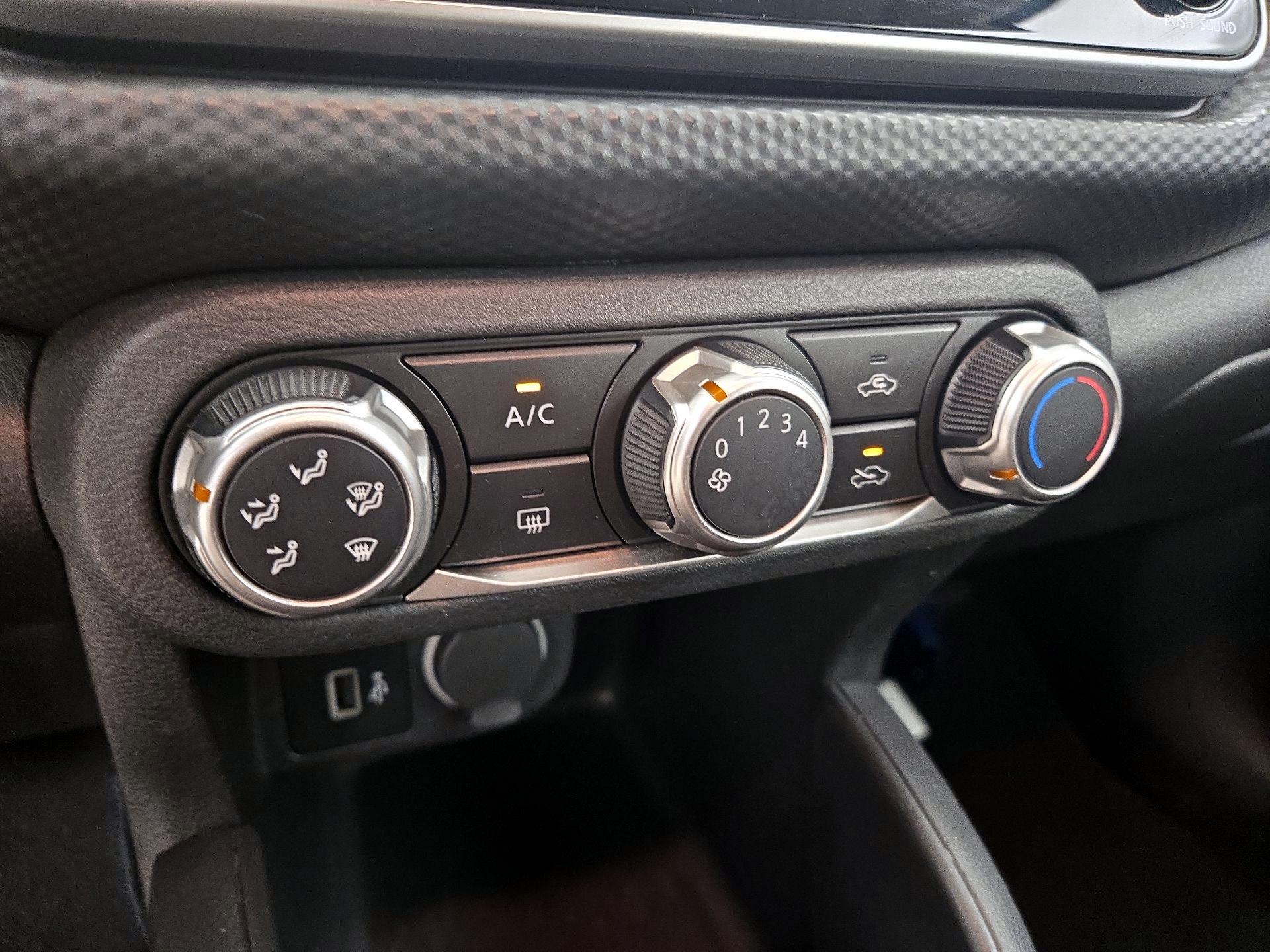 Thumbnail: 2021 Nissan Kicks - 16