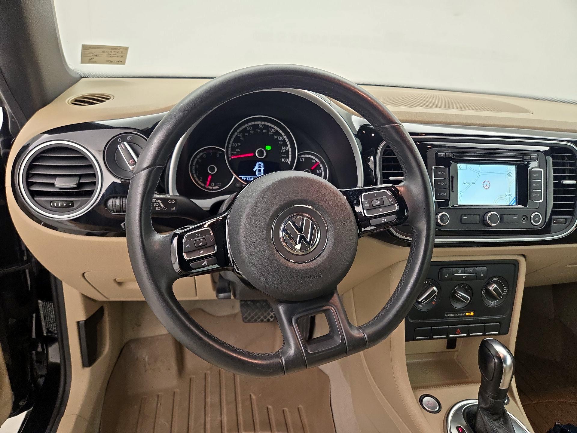 Thumbnail: 2014 Volkswagen Beetle - 10