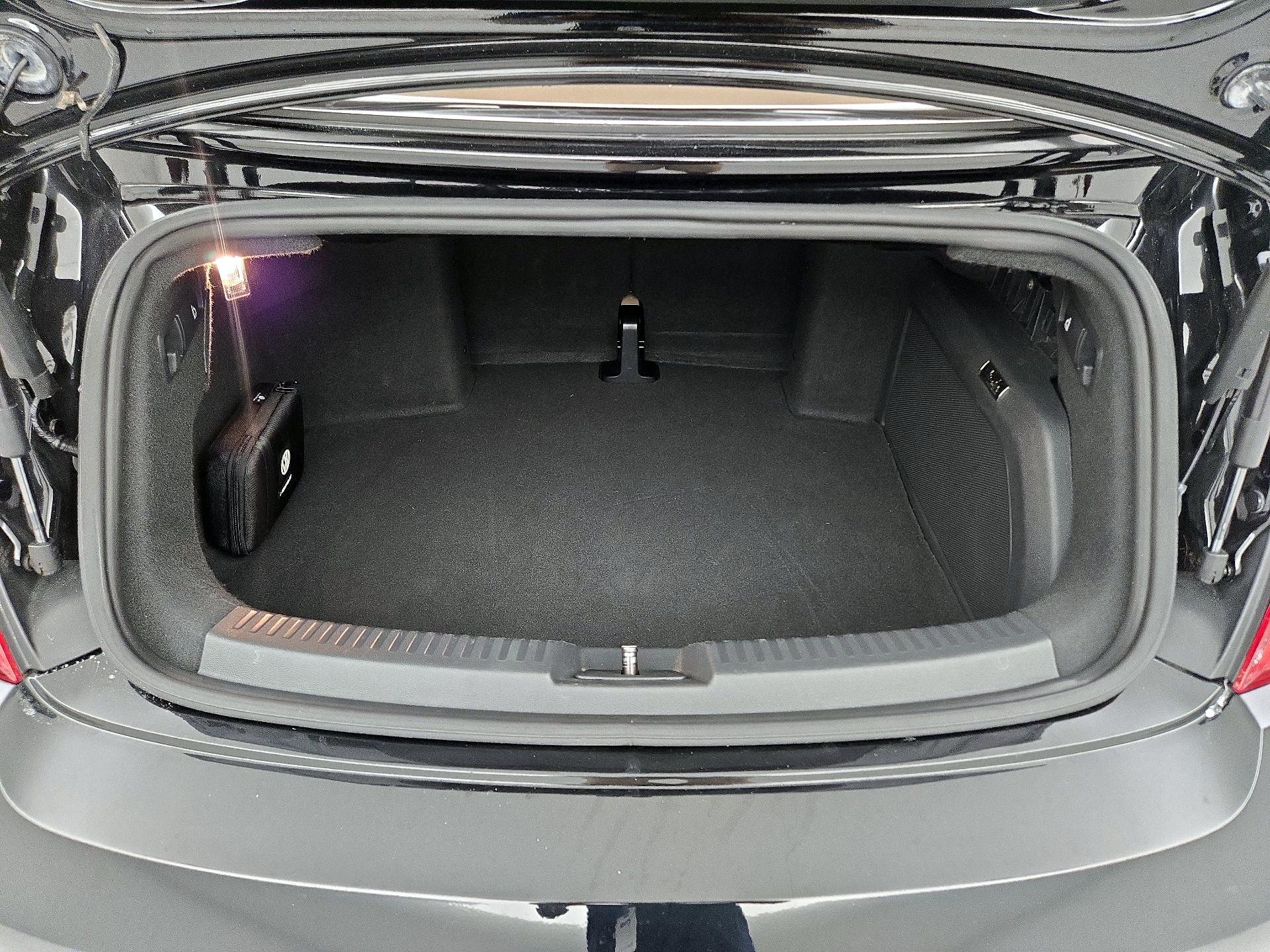 Thumbnail: 2014 Volkswagen Beetle - 18