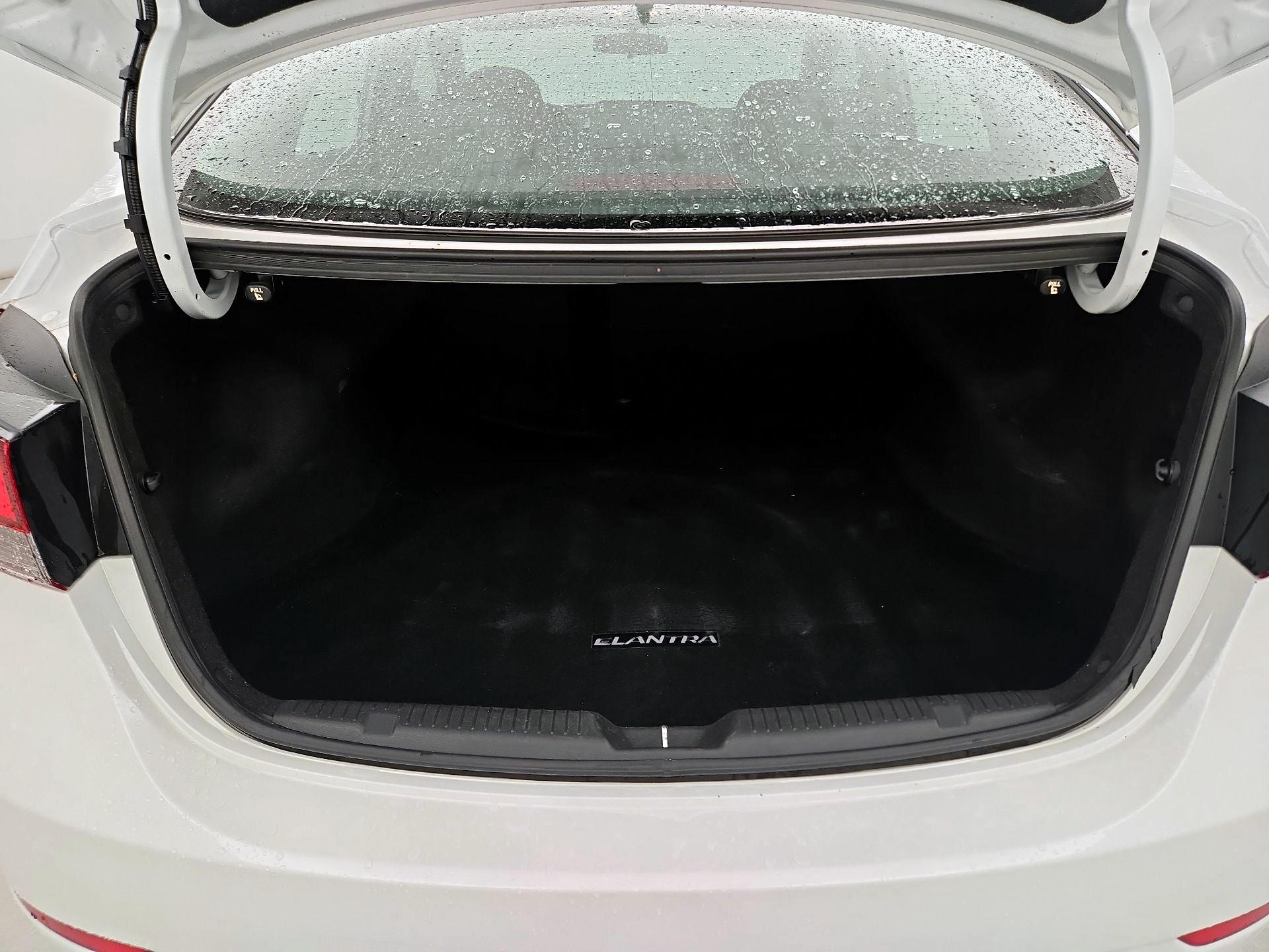 Thumbnail: 2015 Hyundai Elantra - 20