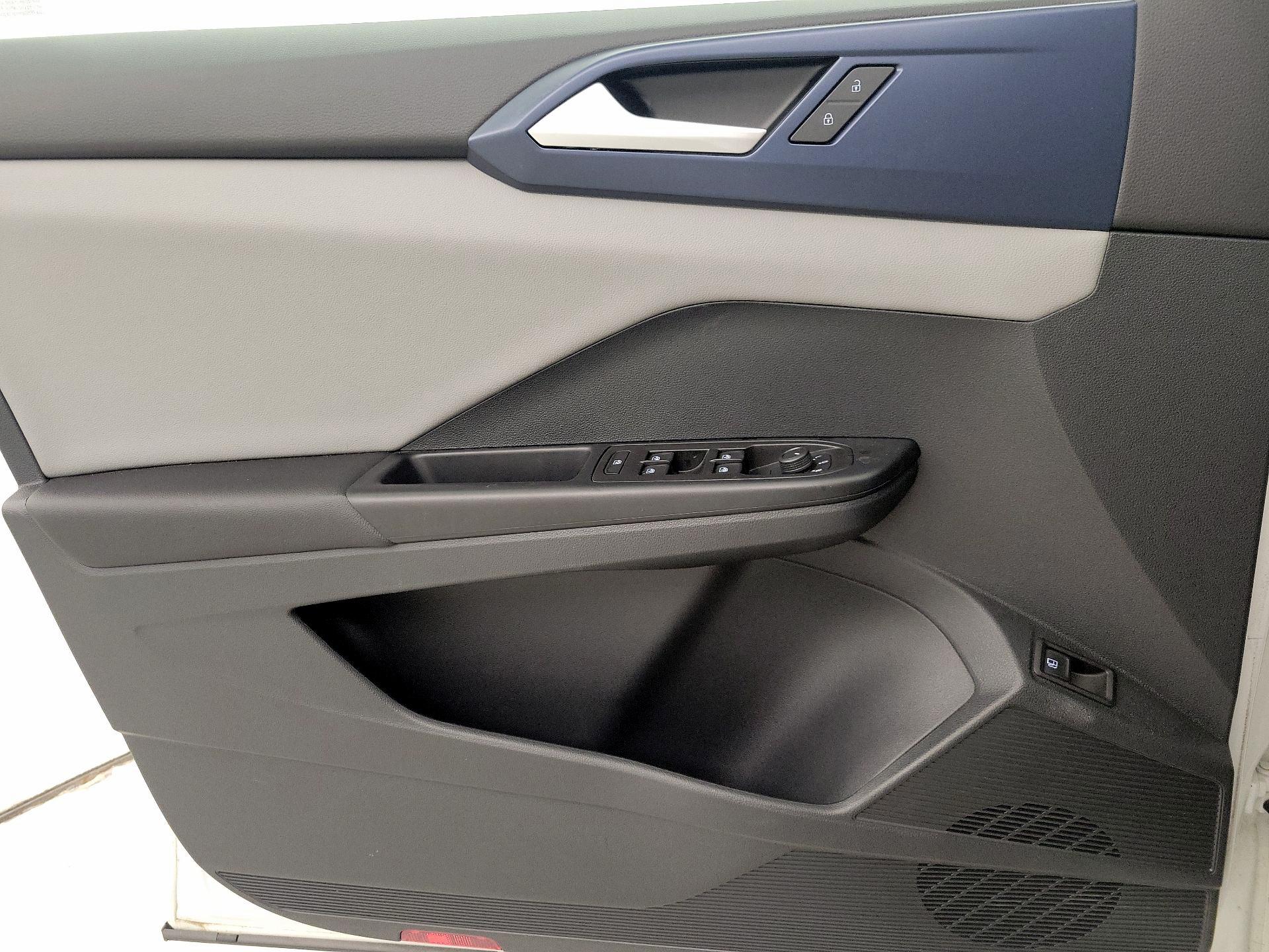 Thumbnail: 2023 Volkswagen Taos - 12